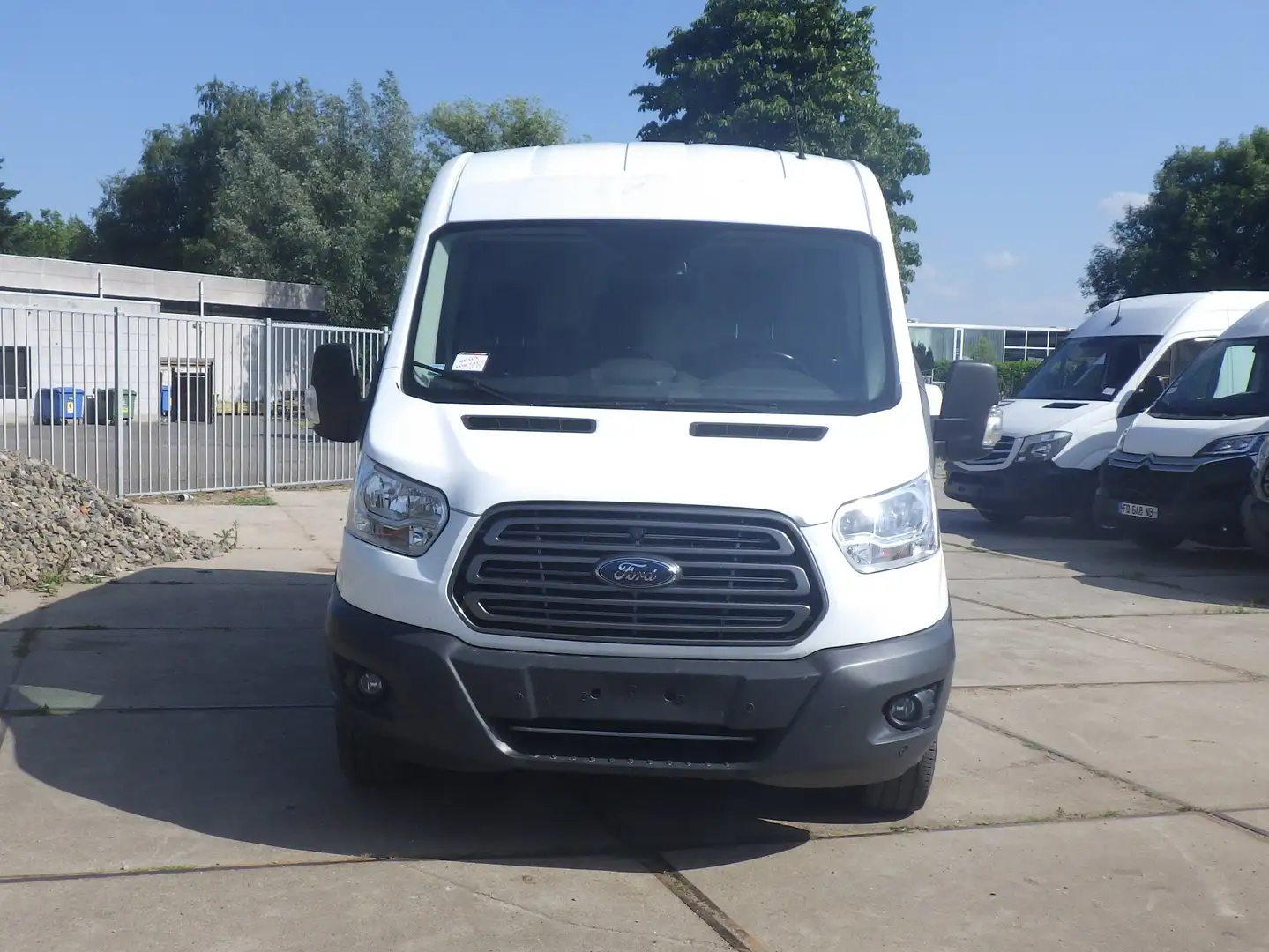 Ford Transit (Stock ID 64813) MOTOR SCHADE Blanc - 2