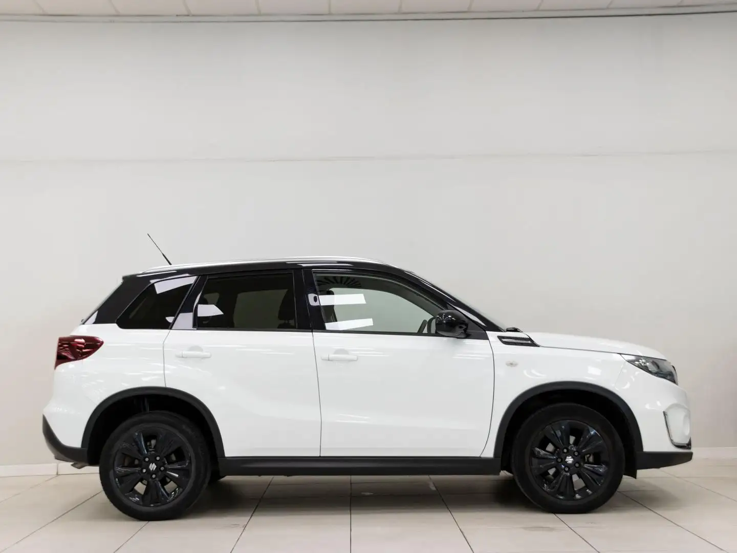 Suzuki Vitara 1.4T GLE Mild Hybrid Weiß - 2