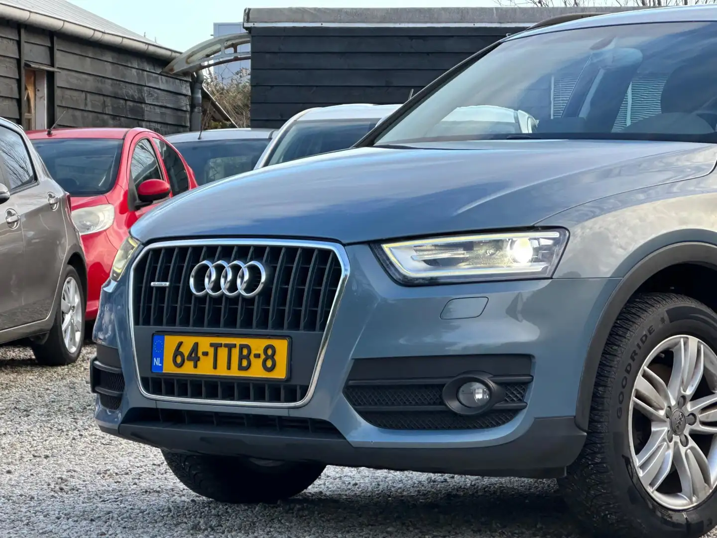 Audi Q3 2.0 TFSI Quattro Led/Navi/Trekhaak Blauw - 2