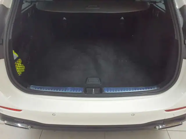 Mercedes-Benz C-Class view 15