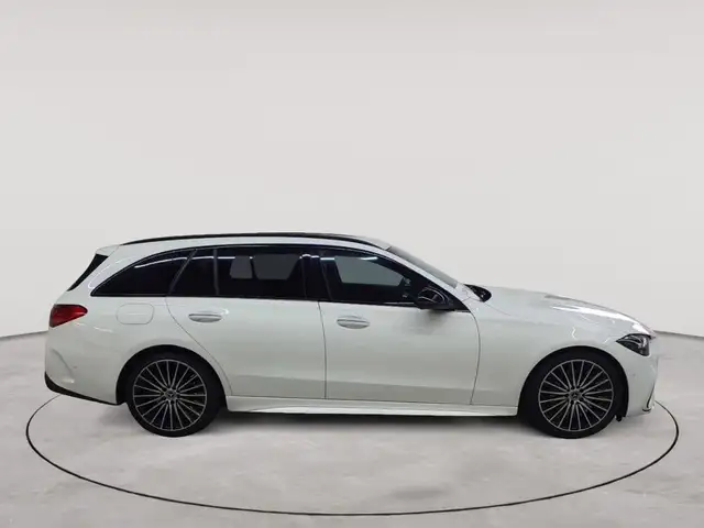 Mercedes-Benz C-Class view 3