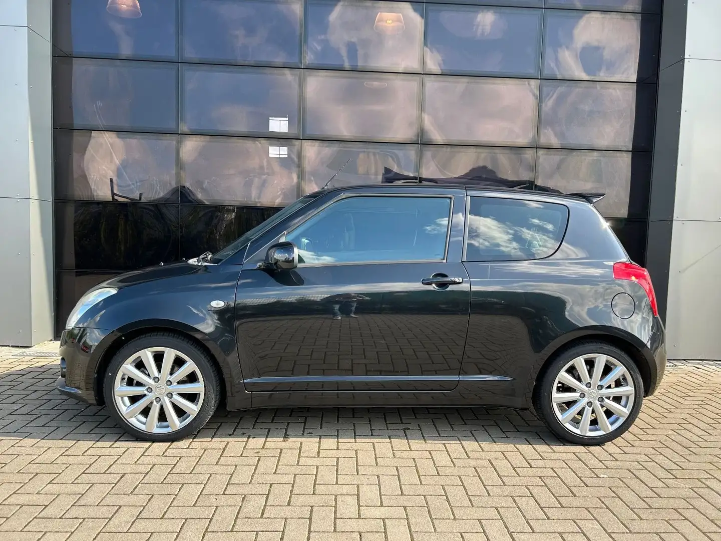 Suzuki Swift Swift 1,6 Sport Schwarz - 2