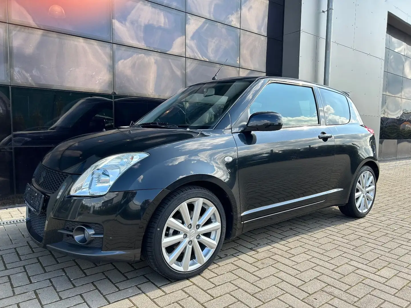 Suzuki Swift Swift 1,6 Sport Schwarz - 1