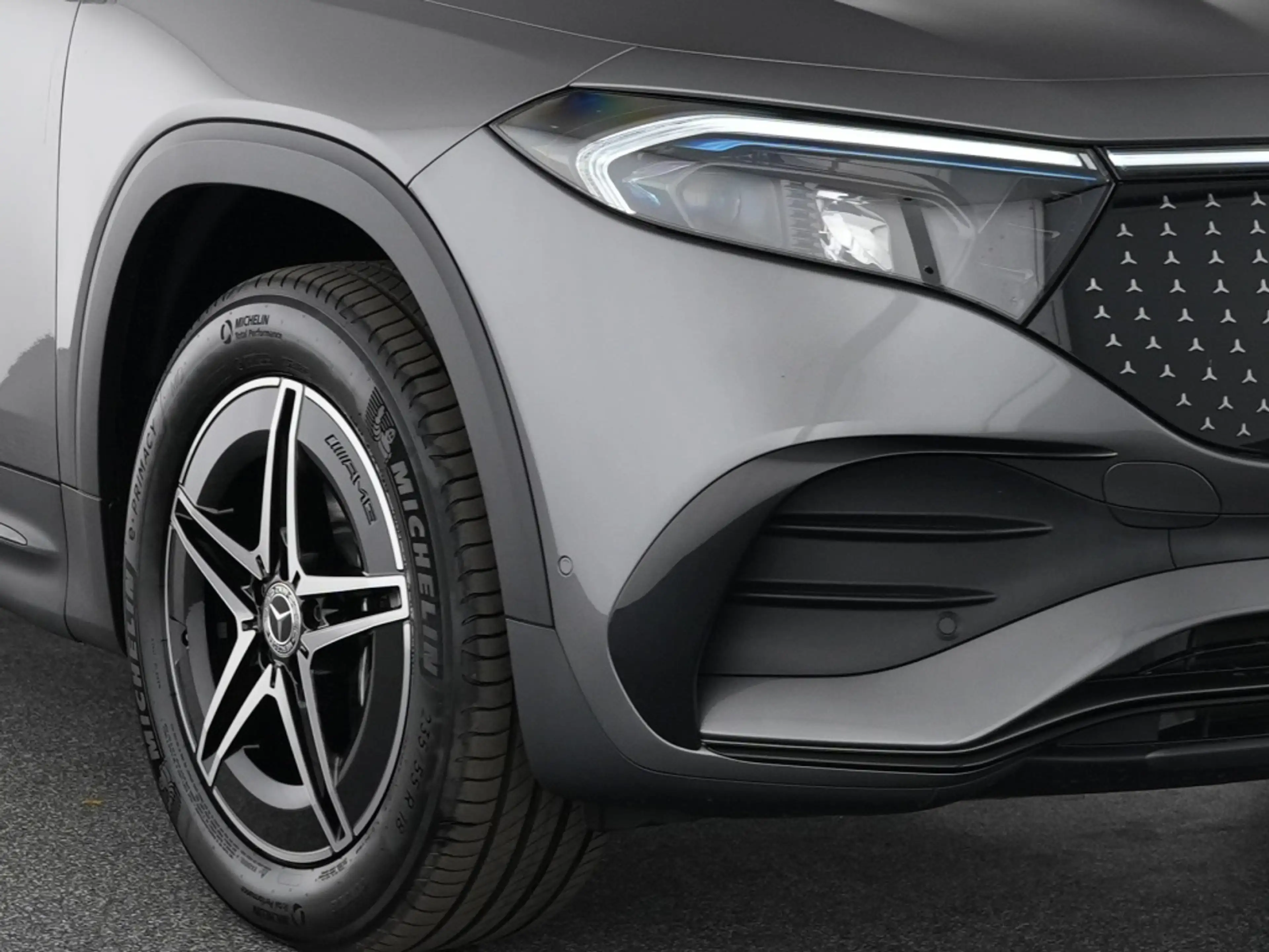 Mercedes-Benz EQB 300 4M AMG Advanced+ Night LED Distronic — photo 7