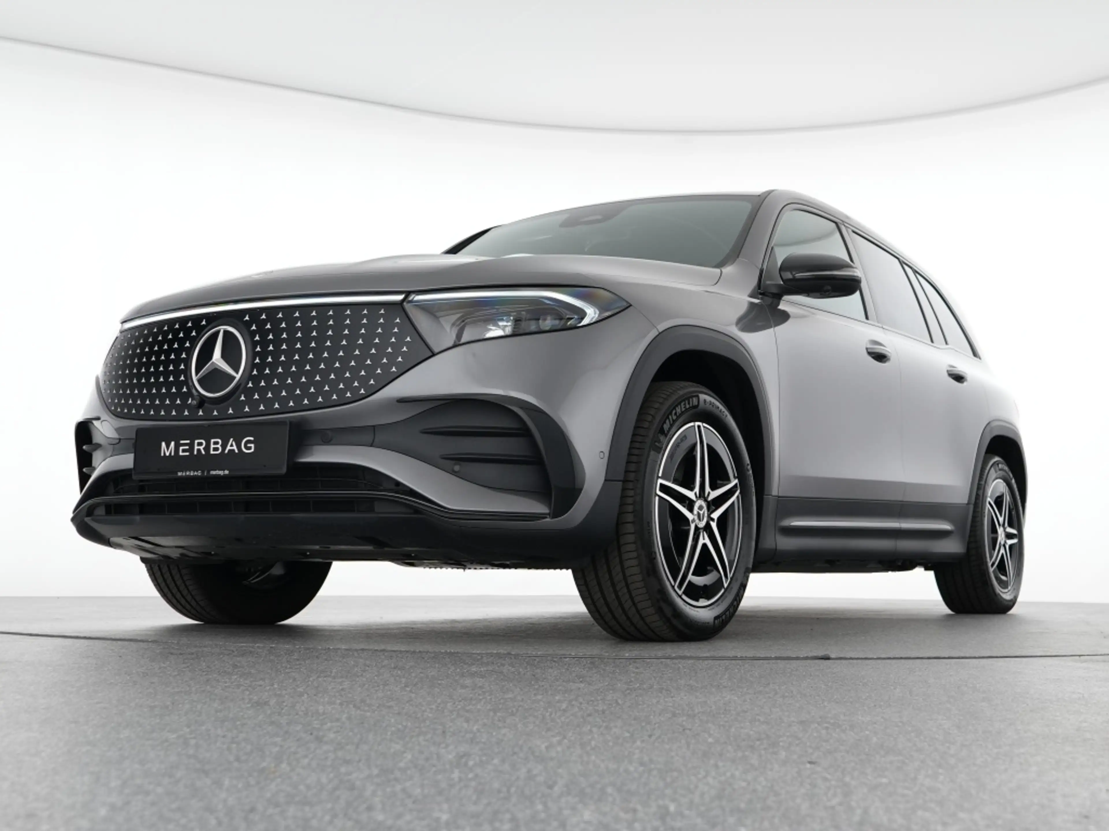 Mercedes-Benz EQB 300 4M AMG Advanced+ Night LED Distronic — photo 8