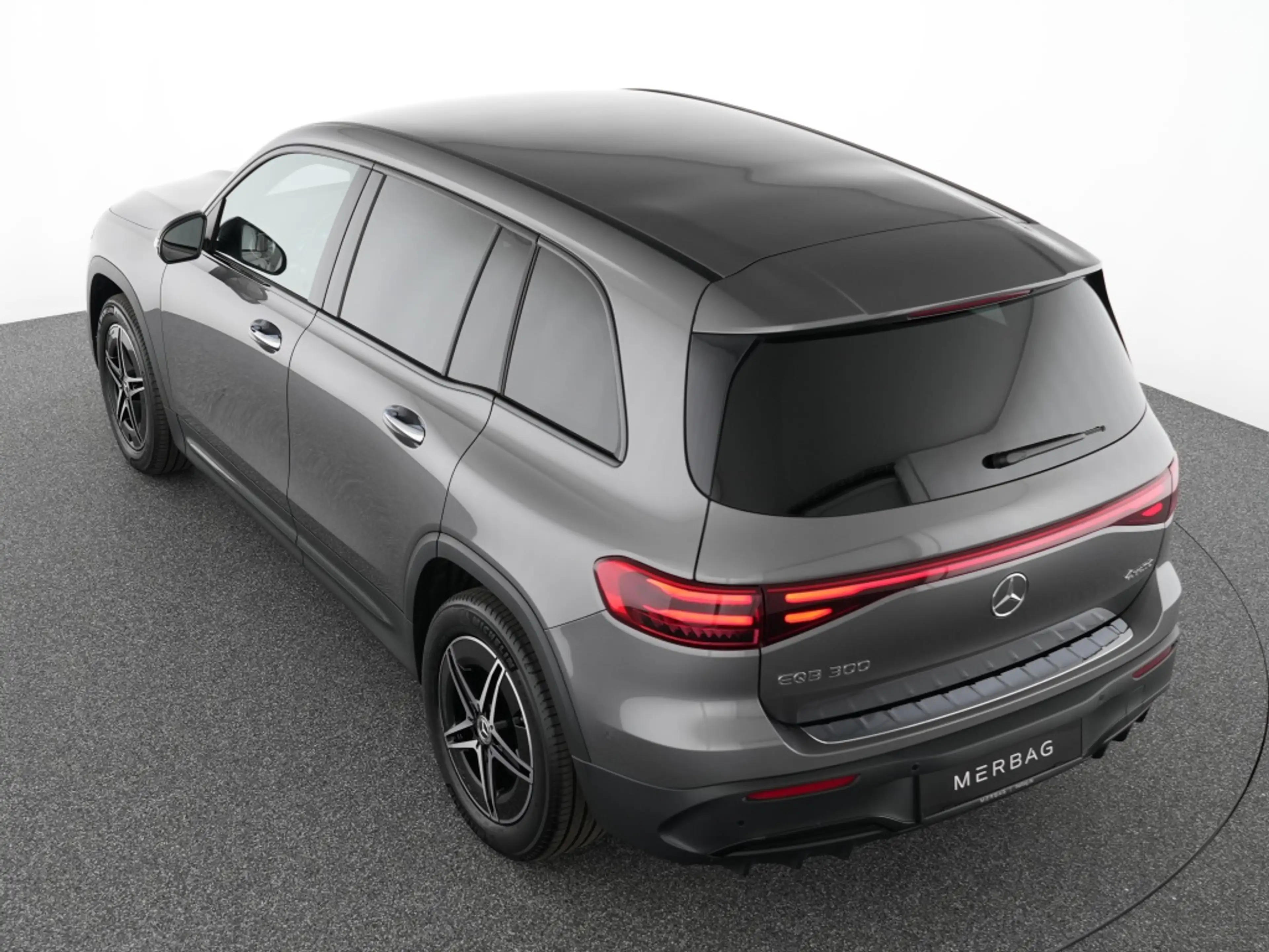 Mercedes-Benz EQB 300 4M AMG Advanced+ Night LED Distronic — photo 11