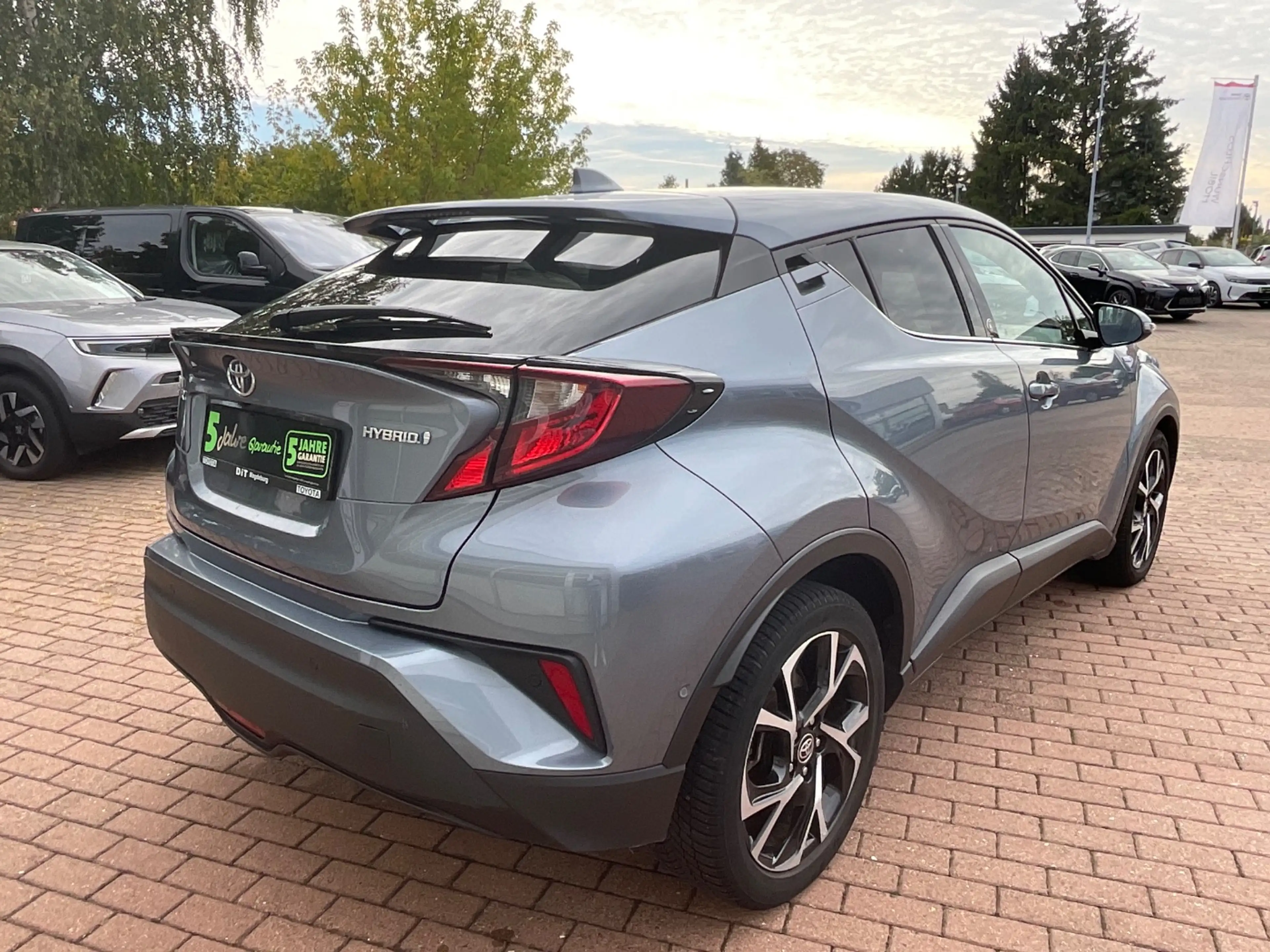 Toyota C-HR 1.8 Team D ACC+LED+SHZ+2xKlima+Kam.+KeyLess — photo 6