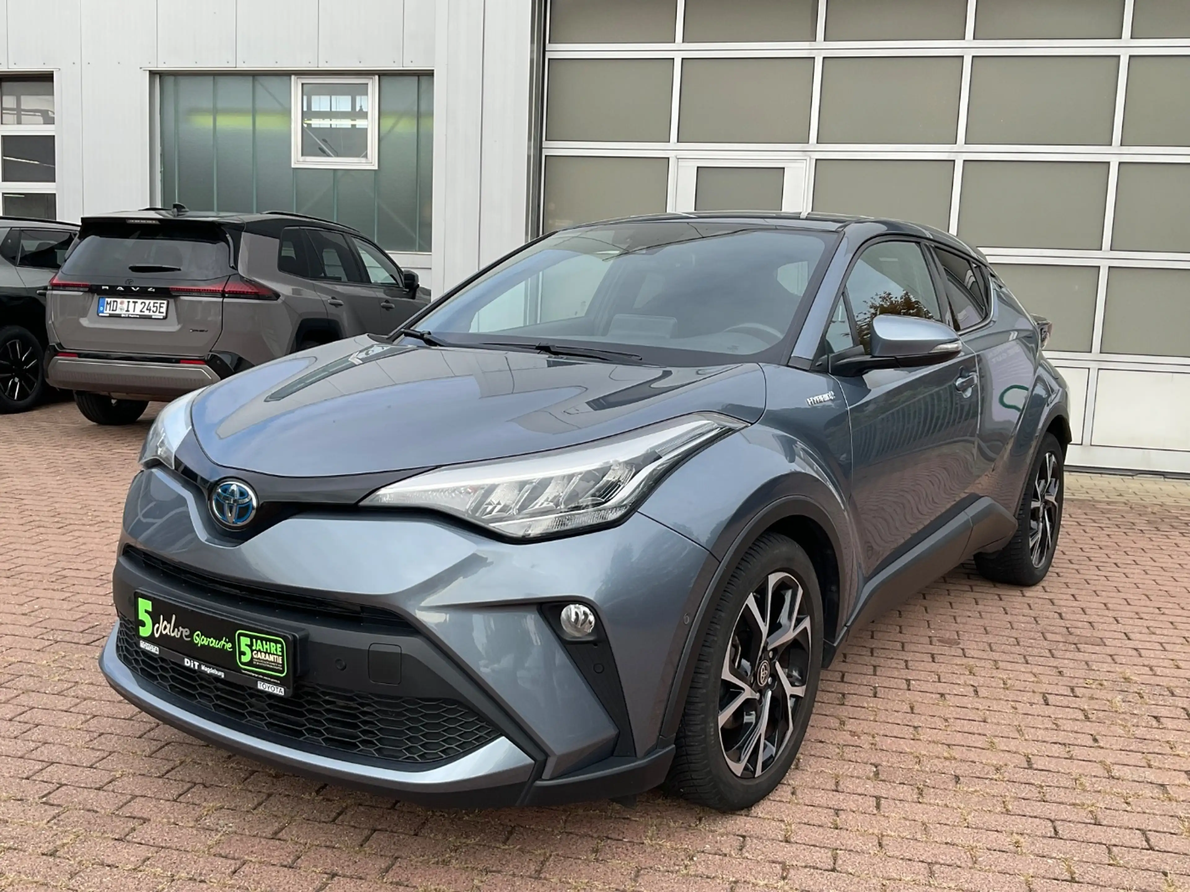 Toyota C-HR 1.8 Team D ACC+LED+SHZ+2xKlima+Kam.+KeyLess — photo 2