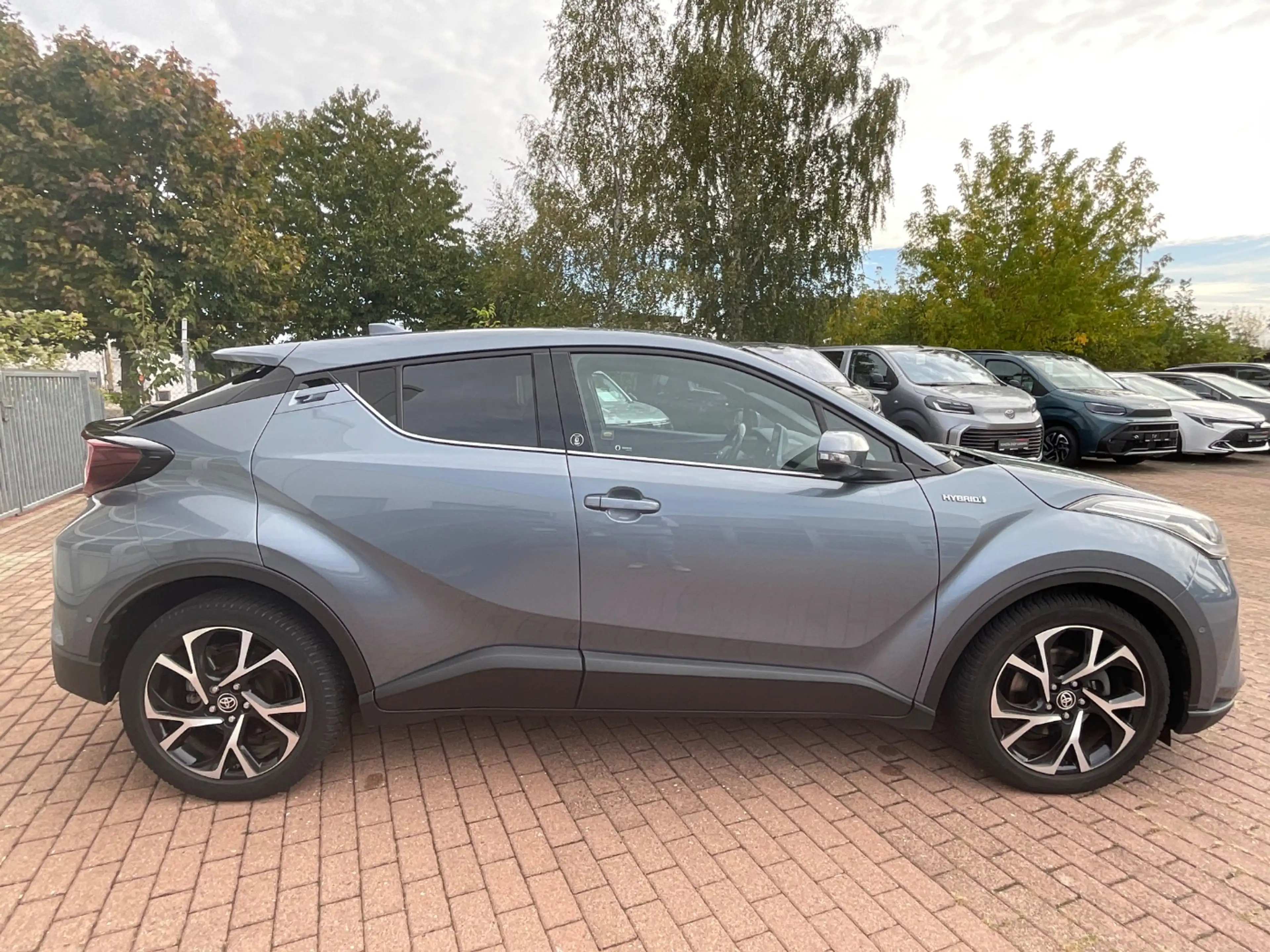 Toyota C-HR 1.8 Team D ACC+LED+SHZ+2xKlima+Kam.+KeyLess — photo 5