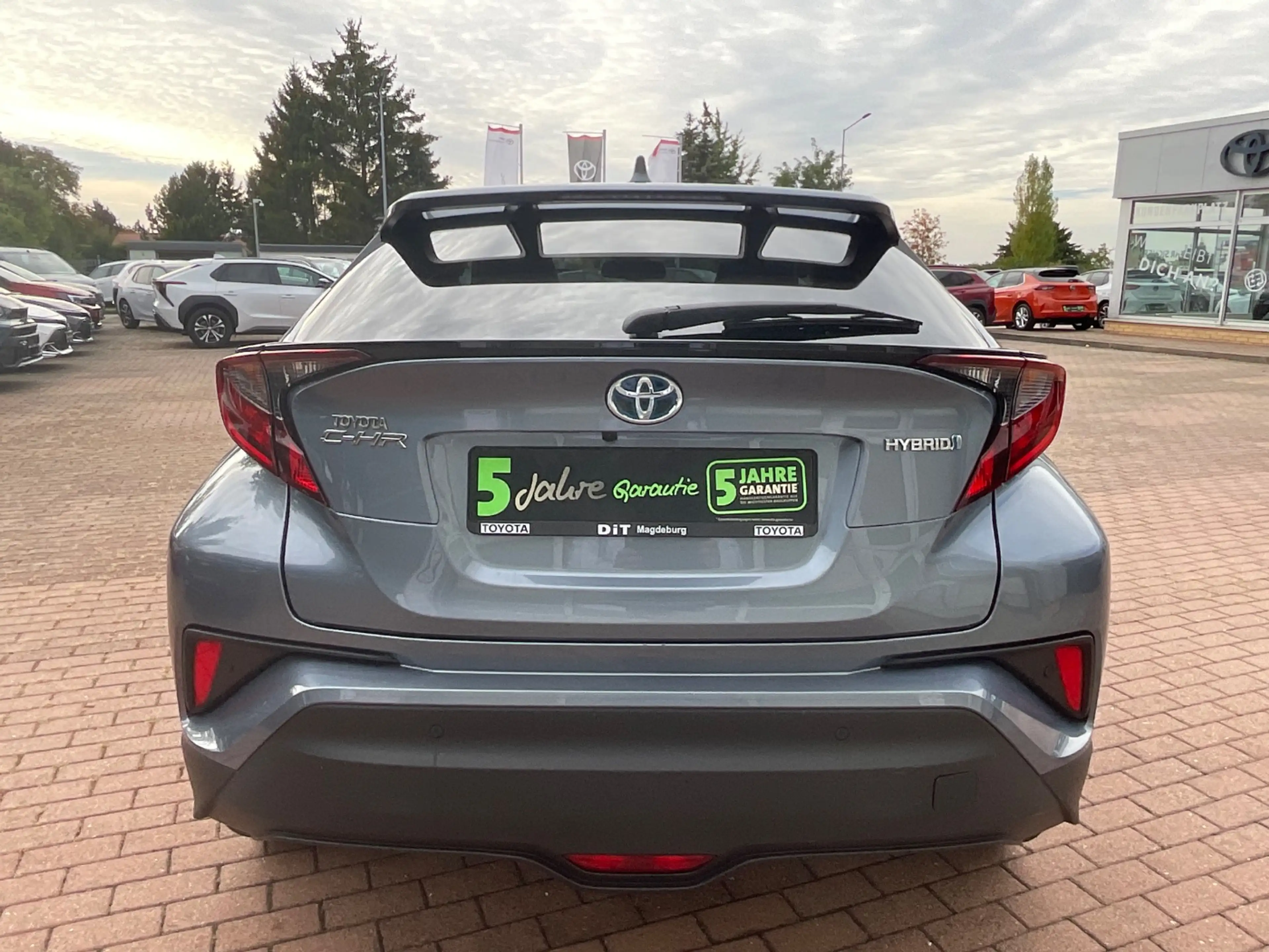 Toyota C-HR 1.8 Team D ACC+LED+SHZ+2xKlima+Kam.+KeyLess — photo 7