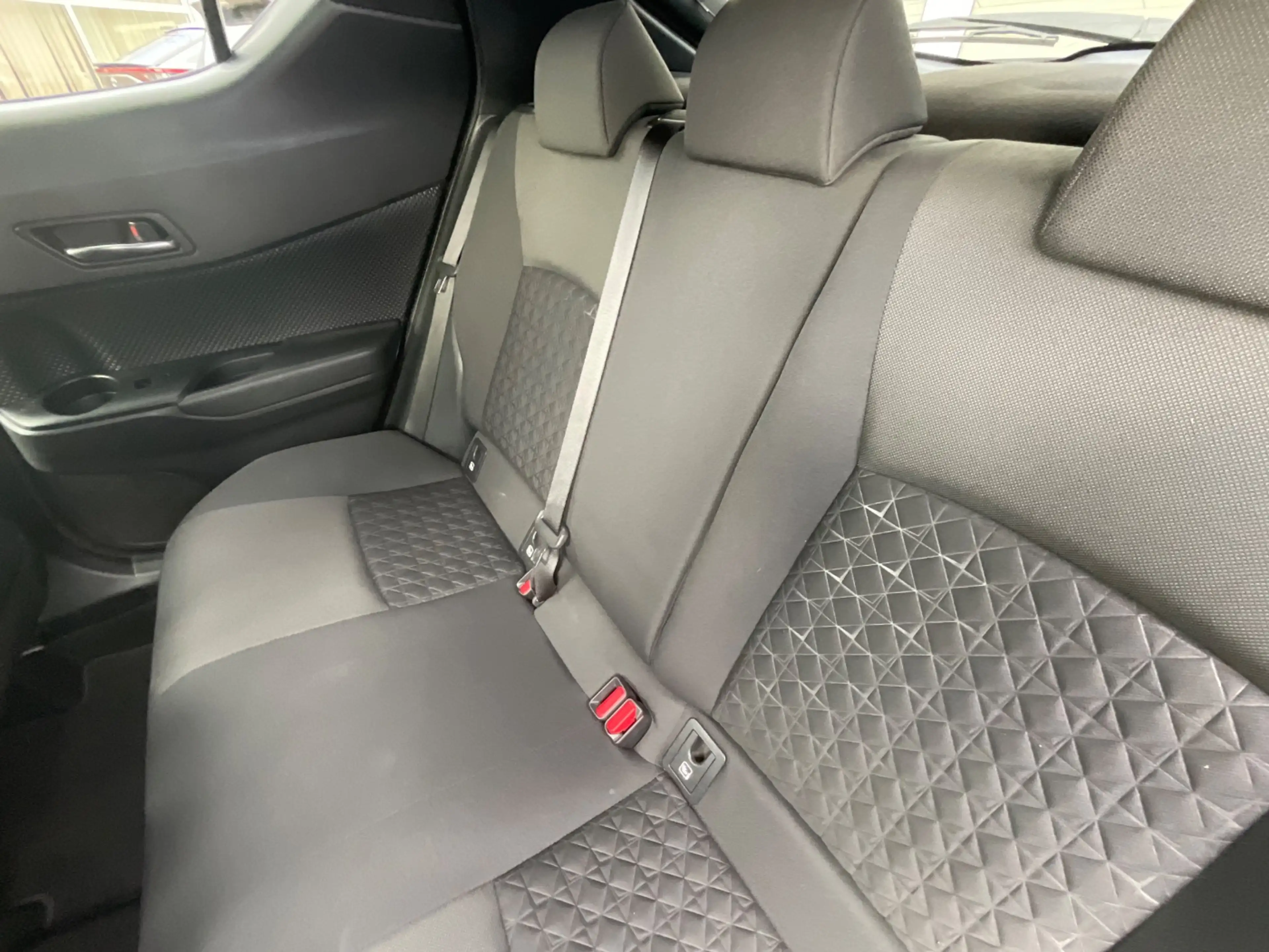 Toyota C-HR 1.8 Team D ACC+LED+SHZ+2xKlima+Kam.+KeyLess — photo 11