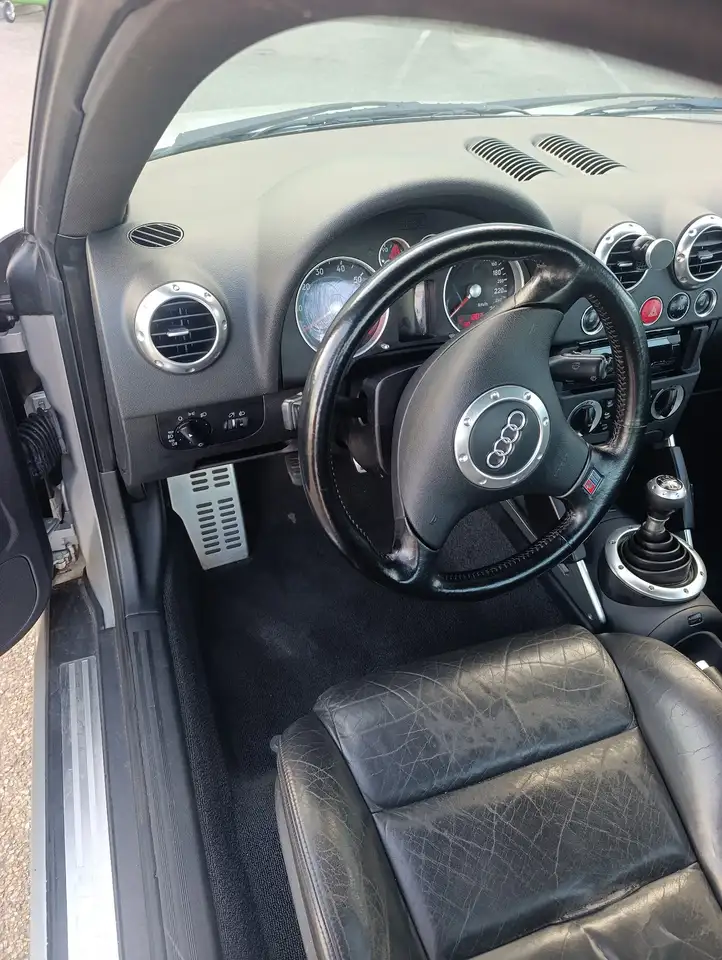 Audi TT Coupe 1.8 T, foto 3