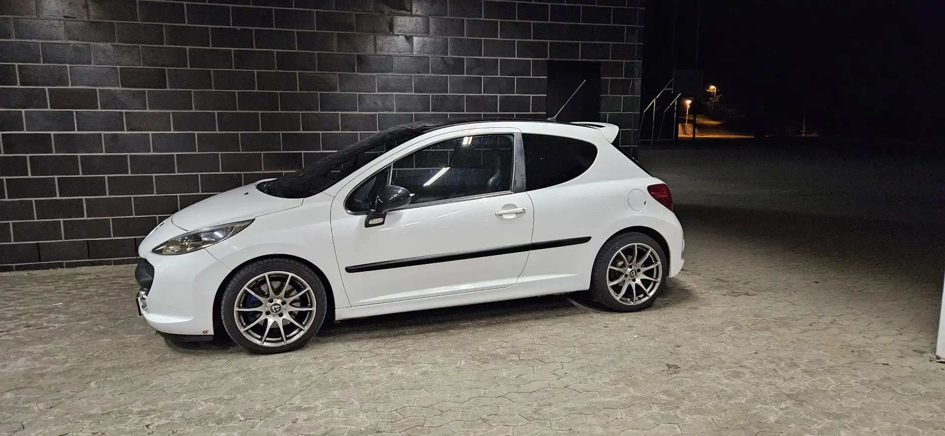 Peugeot 207 175 RC - 1