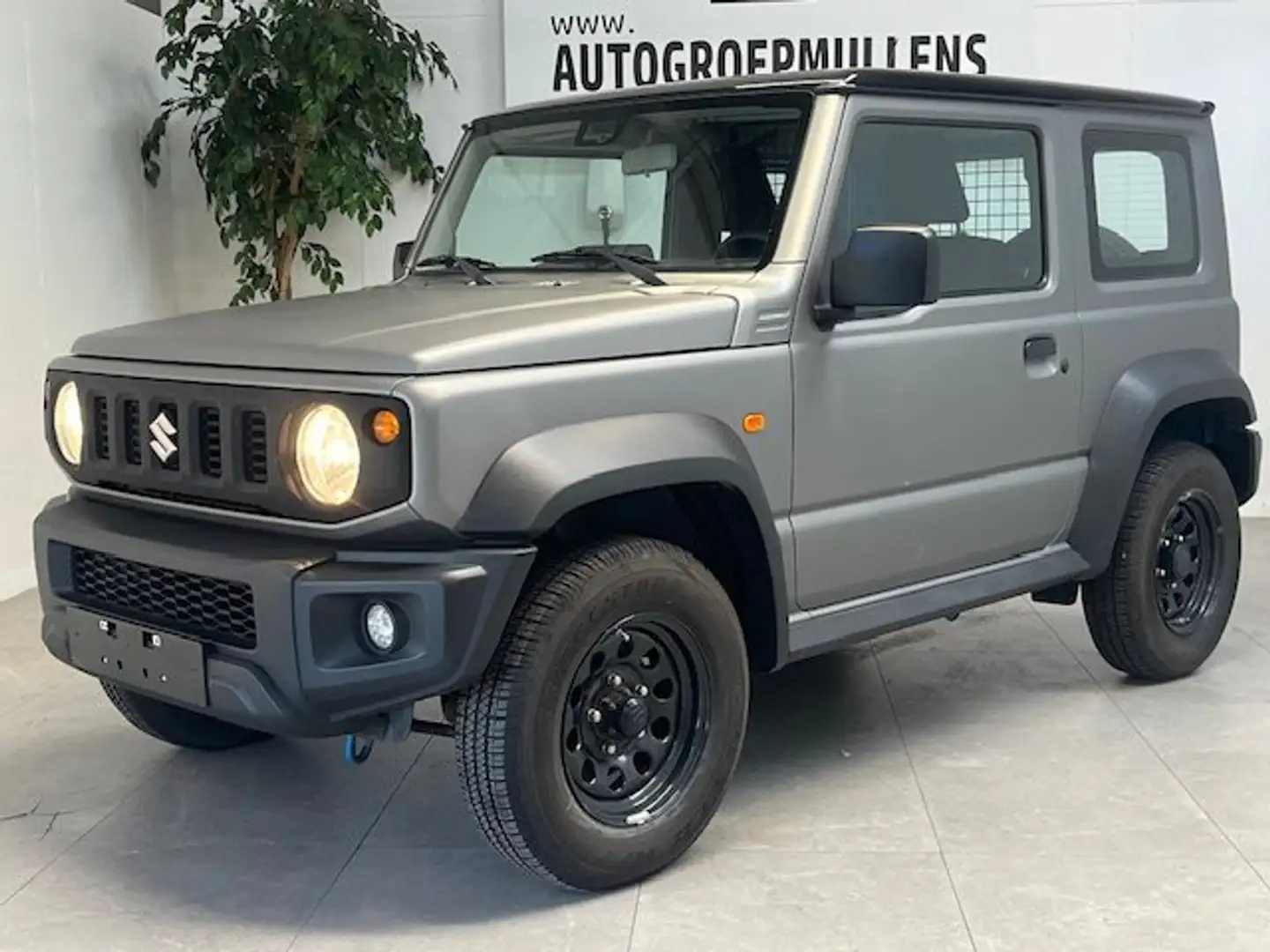Suzuki Jimny GL - 1