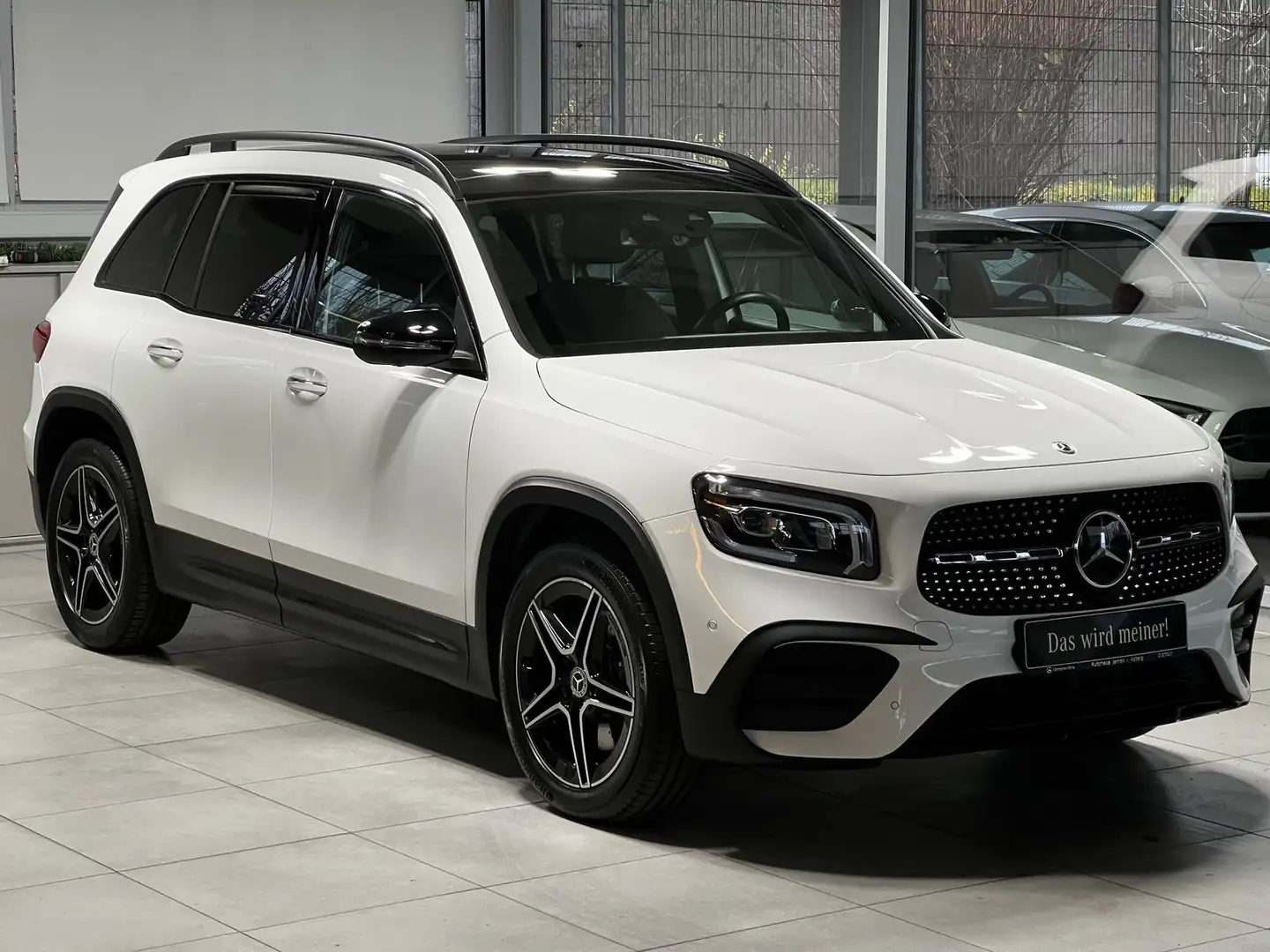 Mercedes-Benz GLB 250 4M AMG Line AHK DISTRONIC+PANODACH+360°+ Weiß - 2