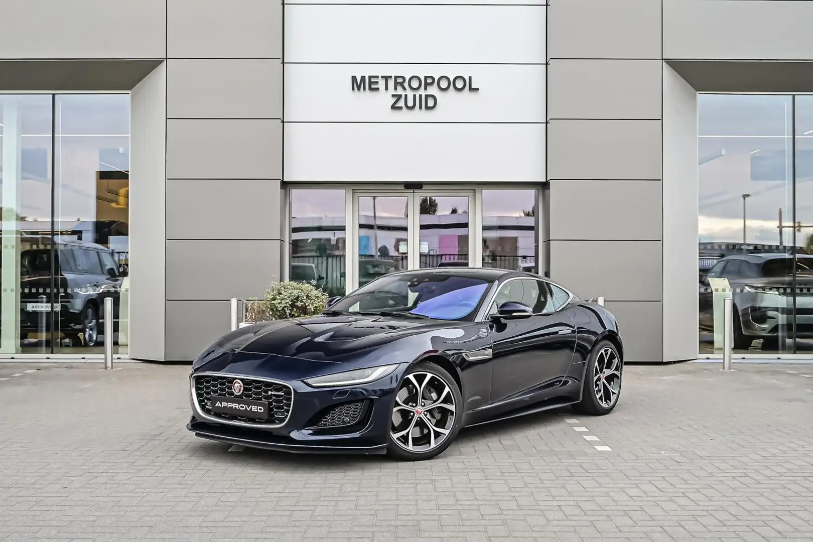 Jaguar F-Type Coupé P300 R-Dynamic RWD Auto. Bleu - 1