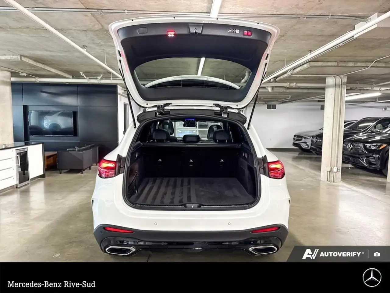 Mercedes-Benz GLC снимка Mercedes-Benz GLC