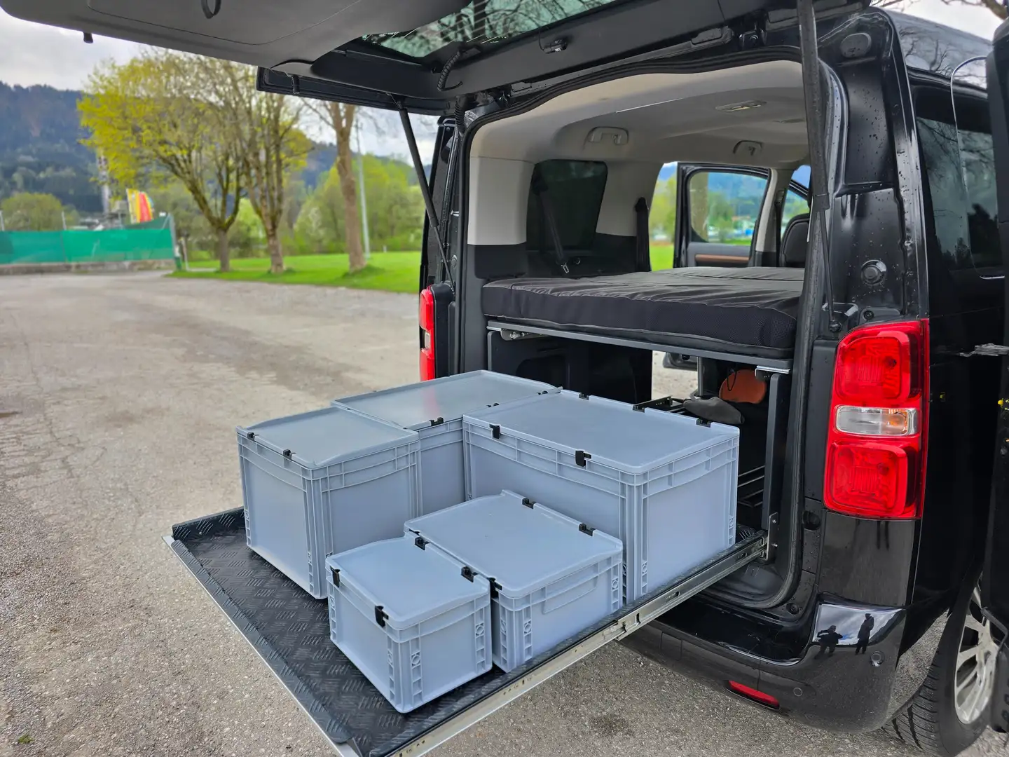 Toyota Proace Proace 2,0 D-4D 150 Medium Schwarz - 1