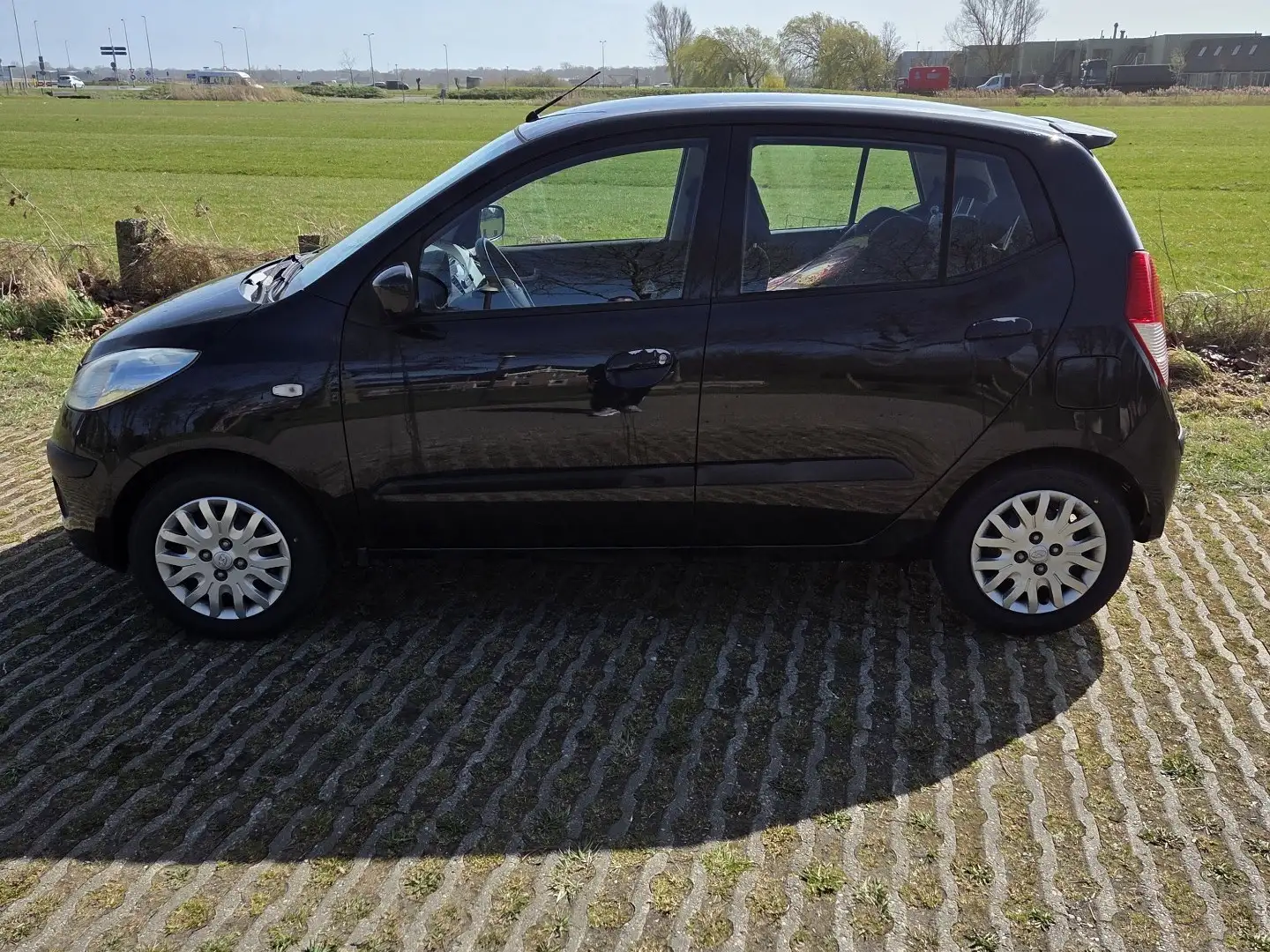 Hyundai i10 1.25i Dynamic Zwart - 1