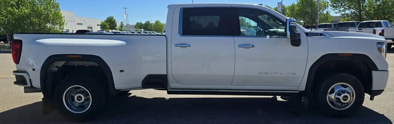 GMC Sierra 3500HD снимка GMC Sierra 3500HD