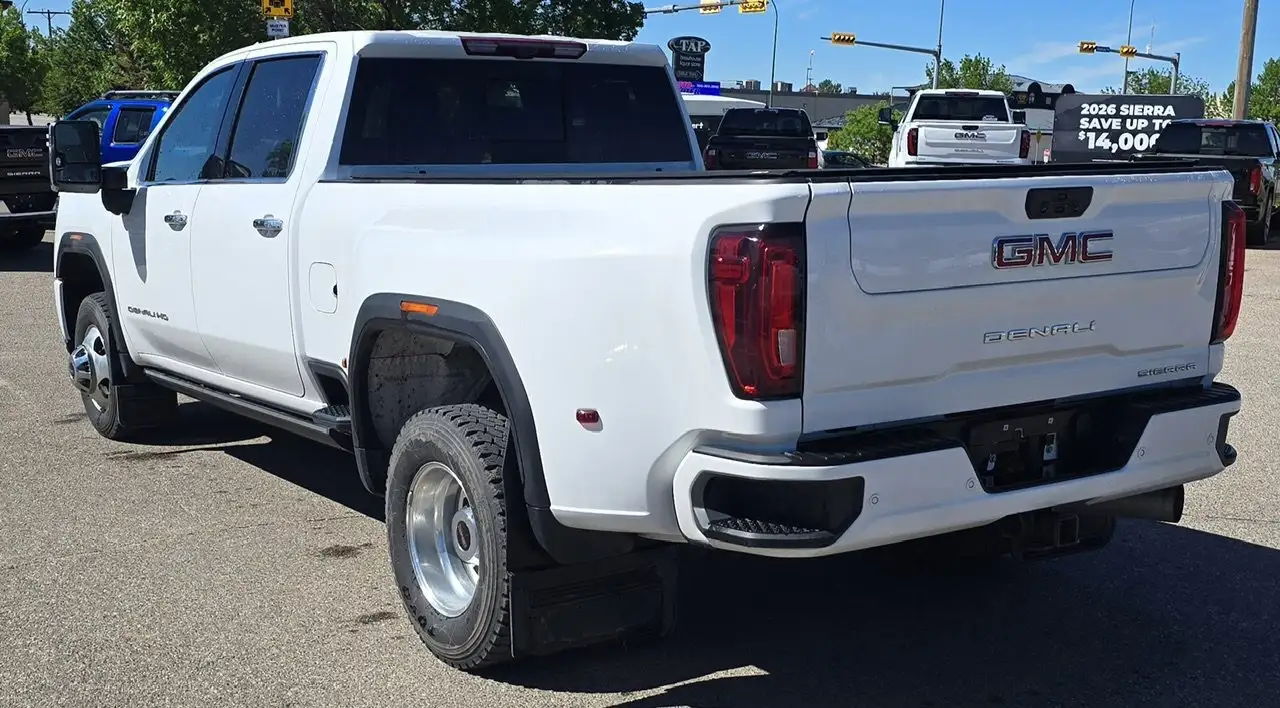 GMC Sierra 3500HD снимка GMC Sierra 3500HD