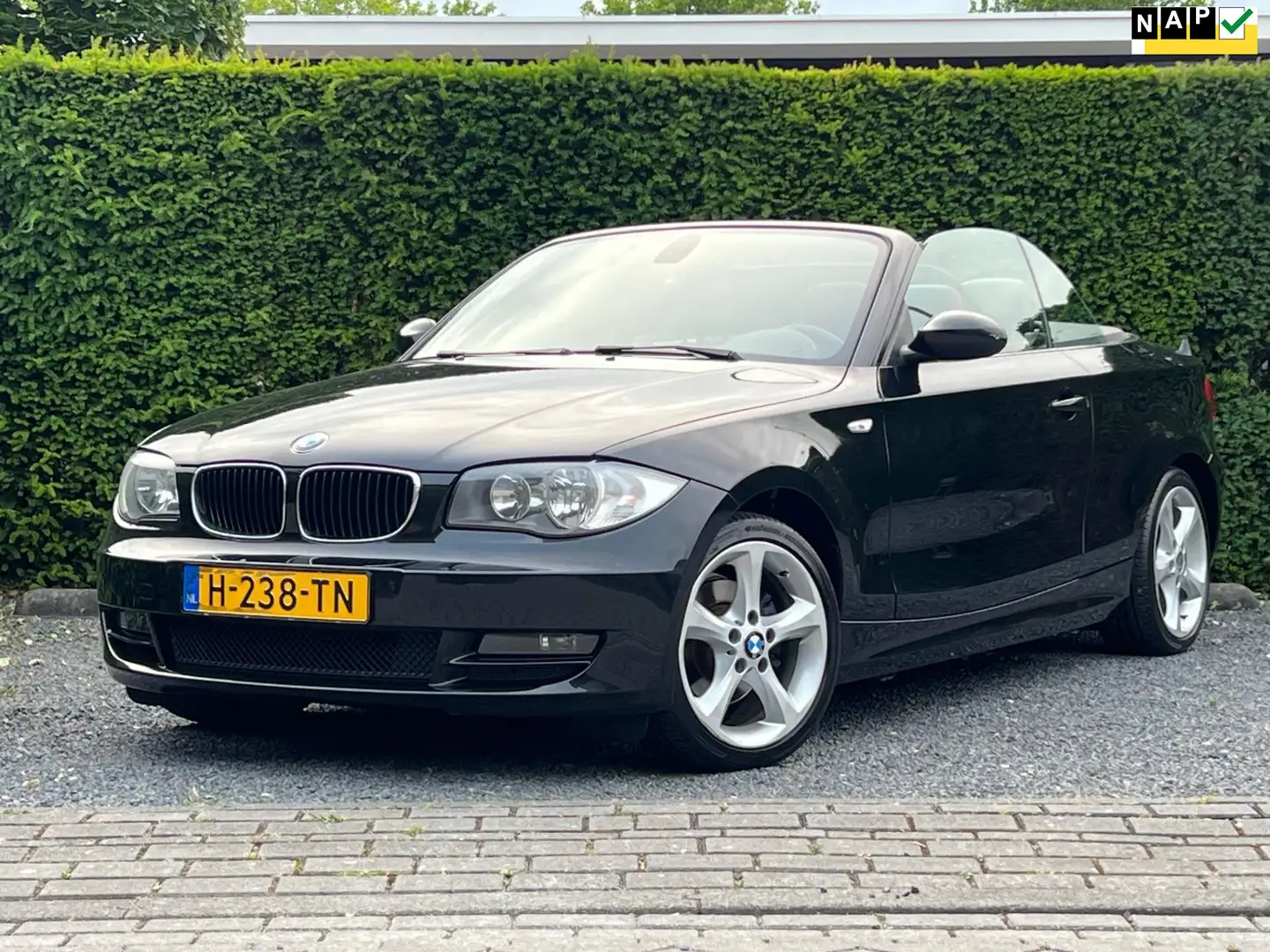 BMW 118 1-serie Cabrio 118i Nw. Apk! | Stoelverwarming | P Black - 1