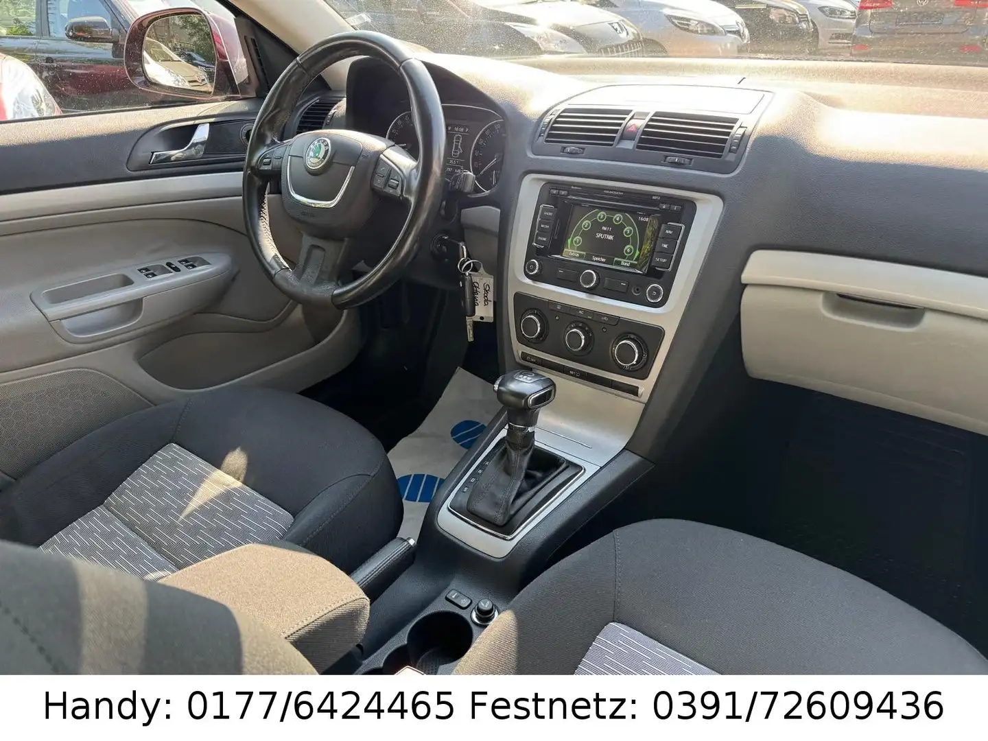 Skoda Octavia 1.6 TDI DSG Combi KLIMA/NAVI/PDC/ALU´S Rot - 2