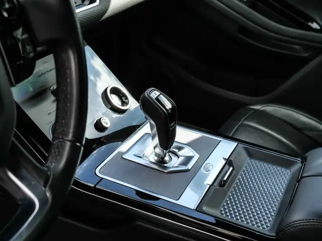 Land Rover Range Rover Evoque view 15