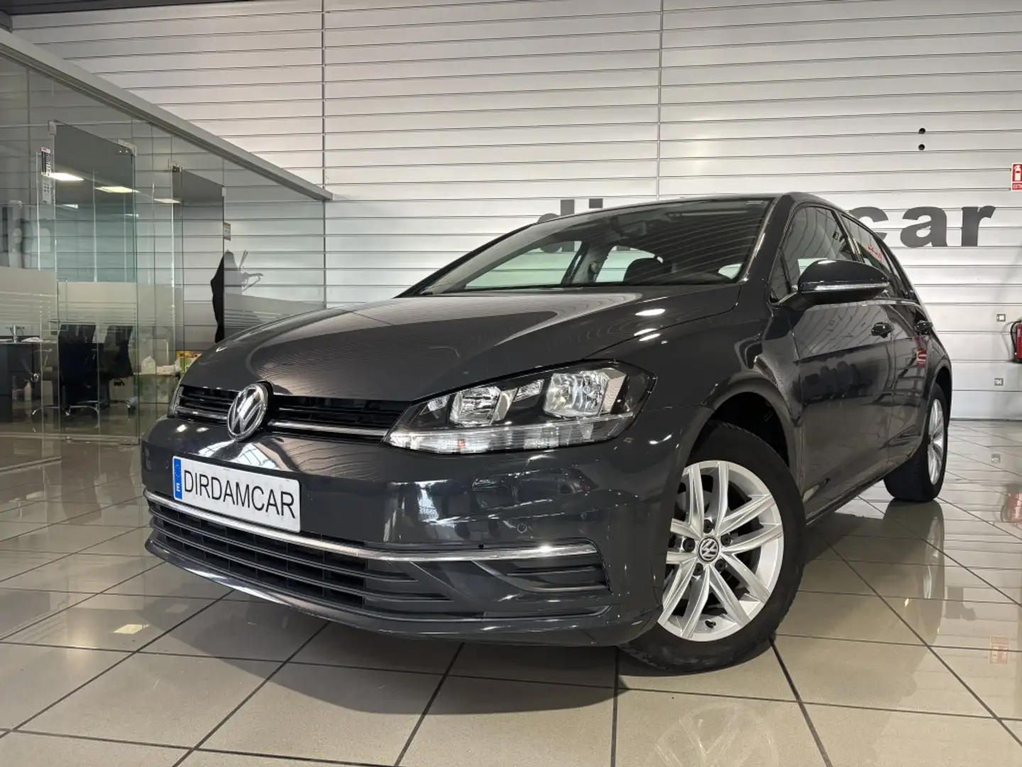 Volkswagen Golf 1.0 TSI Business Edition 81kW Grijs - 1