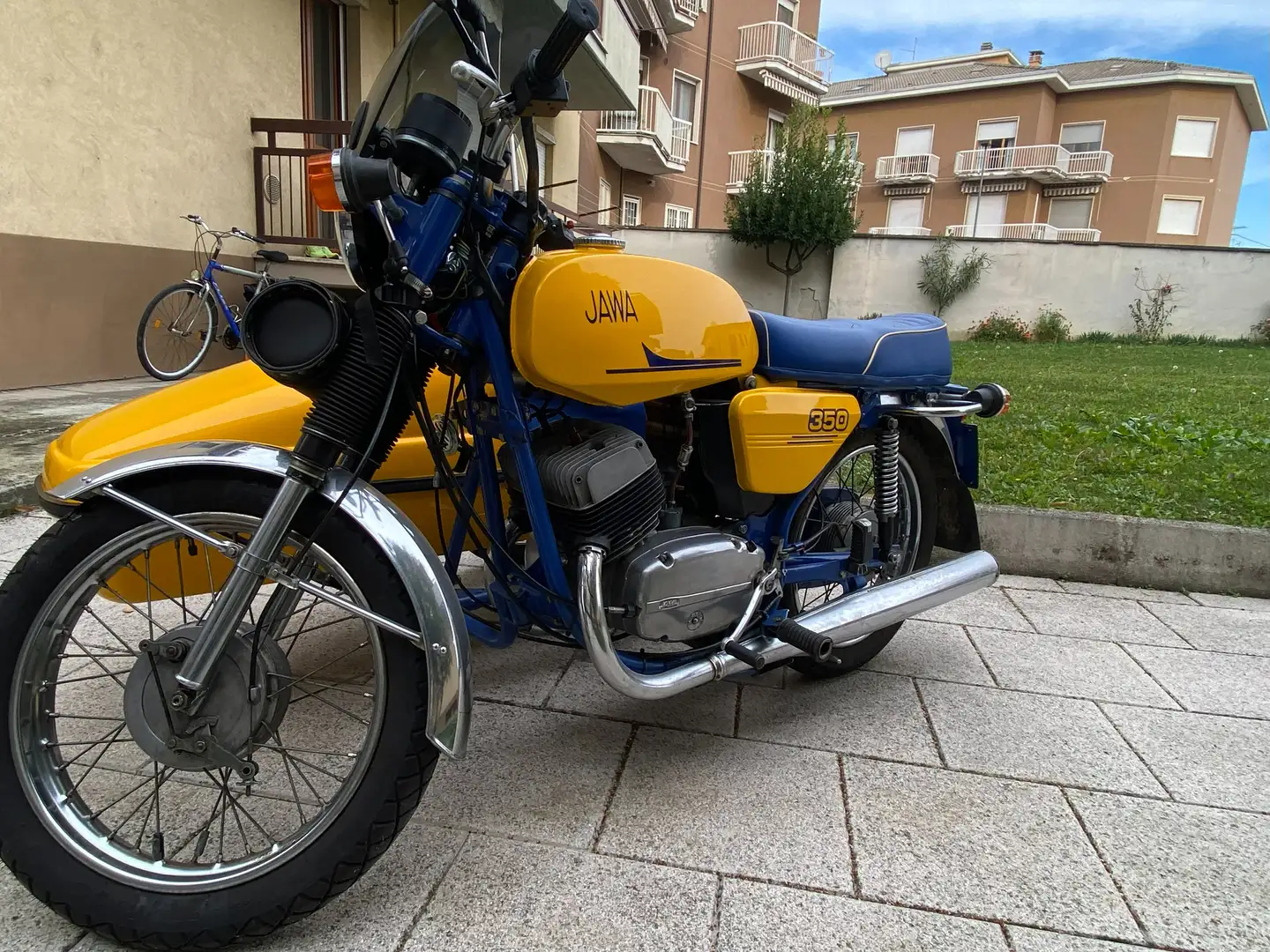 Jawa 350 Jawa 635 - 350 cc con sidecar Velorex 562 Amarillo - 2