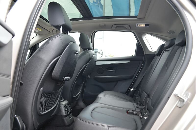 BMW 218 i Active Tourer Advantage Navi+.Ad.LED.Pano — photo 9