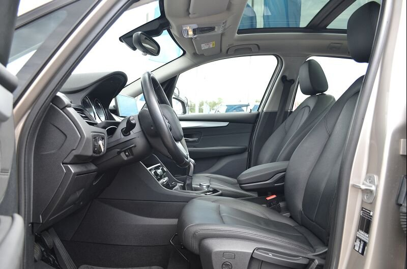 BMW 218 i Active Tourer Advantage Navi+.Ad.LED.Pano — photo 8
