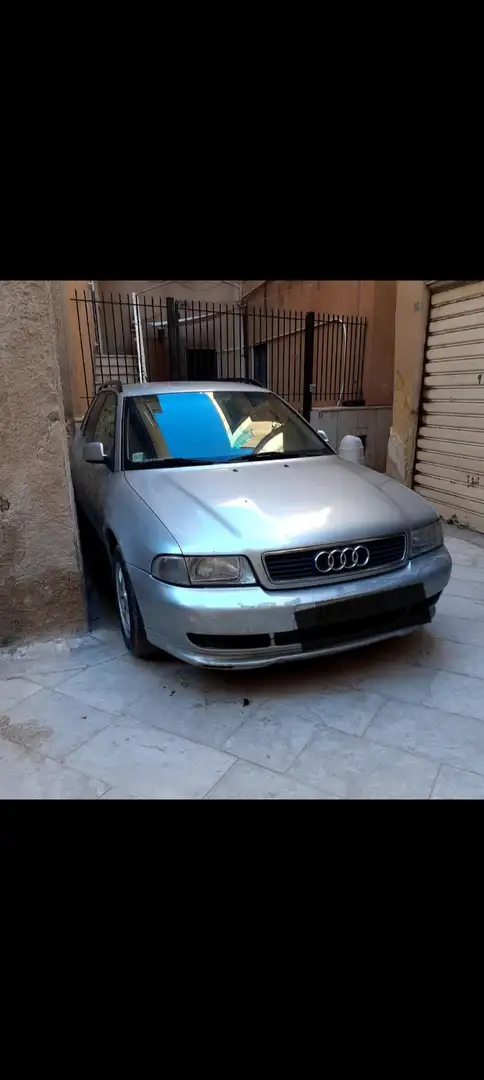 Audi A4 Avant 1.6 benzina - 2