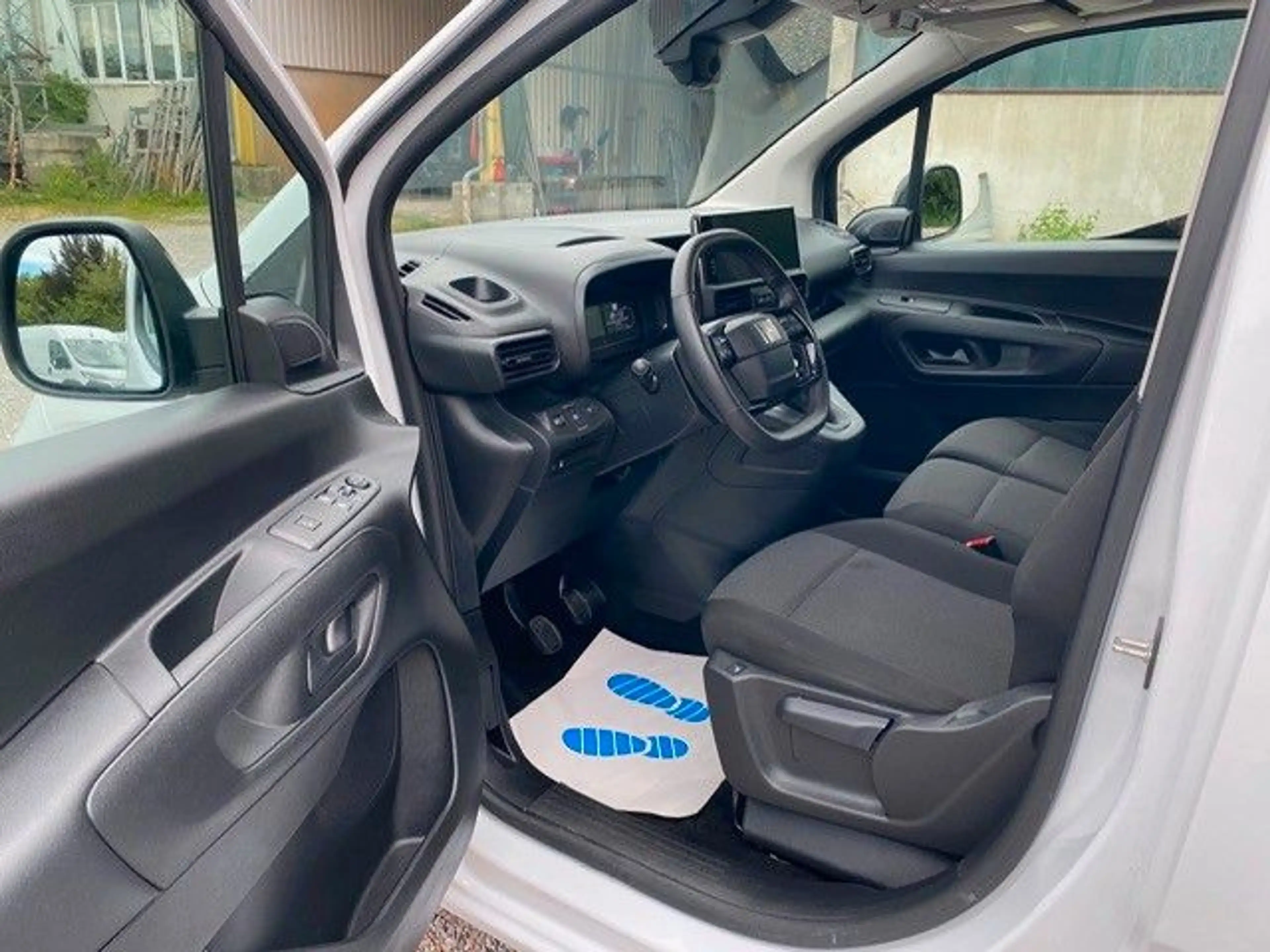 Fiat Doblo Kastenwagen XL 1.5 Klima Kamera — photo 11