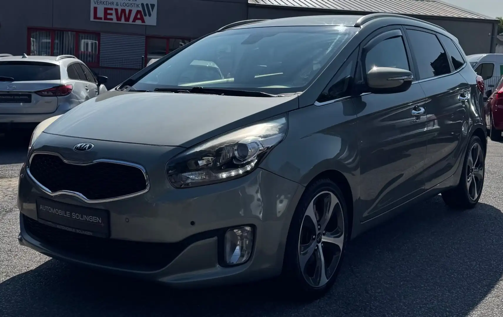 Kia Carens Dream Team 7SITZE+AUT+NAV+PDC+RFK+LHZ+SHZ Silber - 1