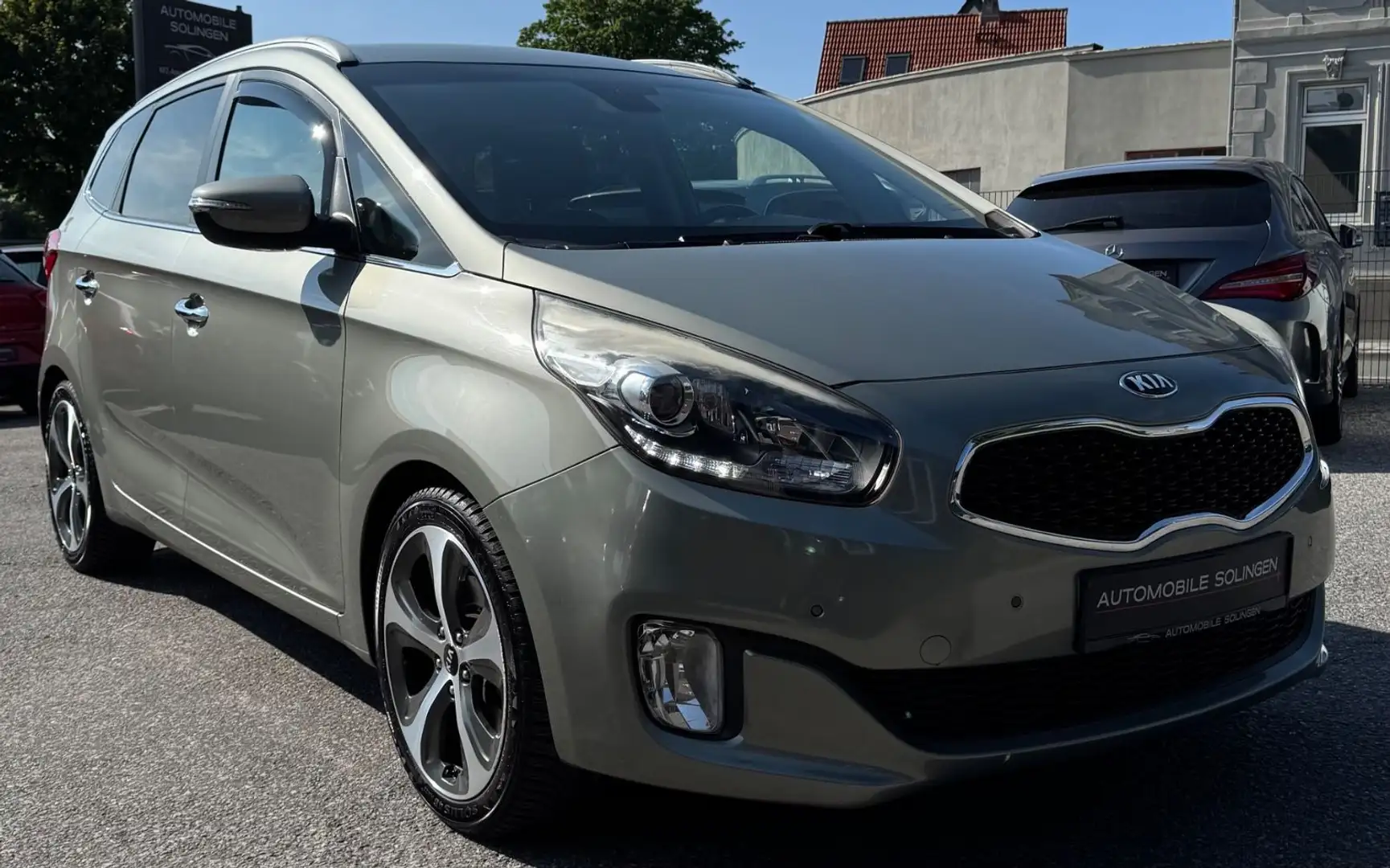 Kia Carens Dream Team 7SITZE+AUT+NAV+PDC+RFK+LHZ+SHZ Silber - 2