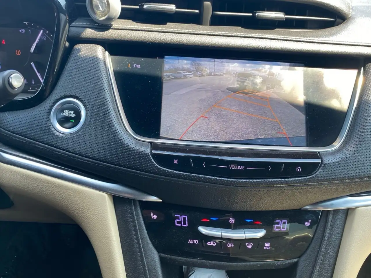 Cadillac XT5 снимка Cadillac XT5