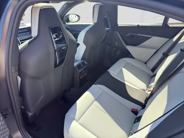 BMW M5 Ansicht 17