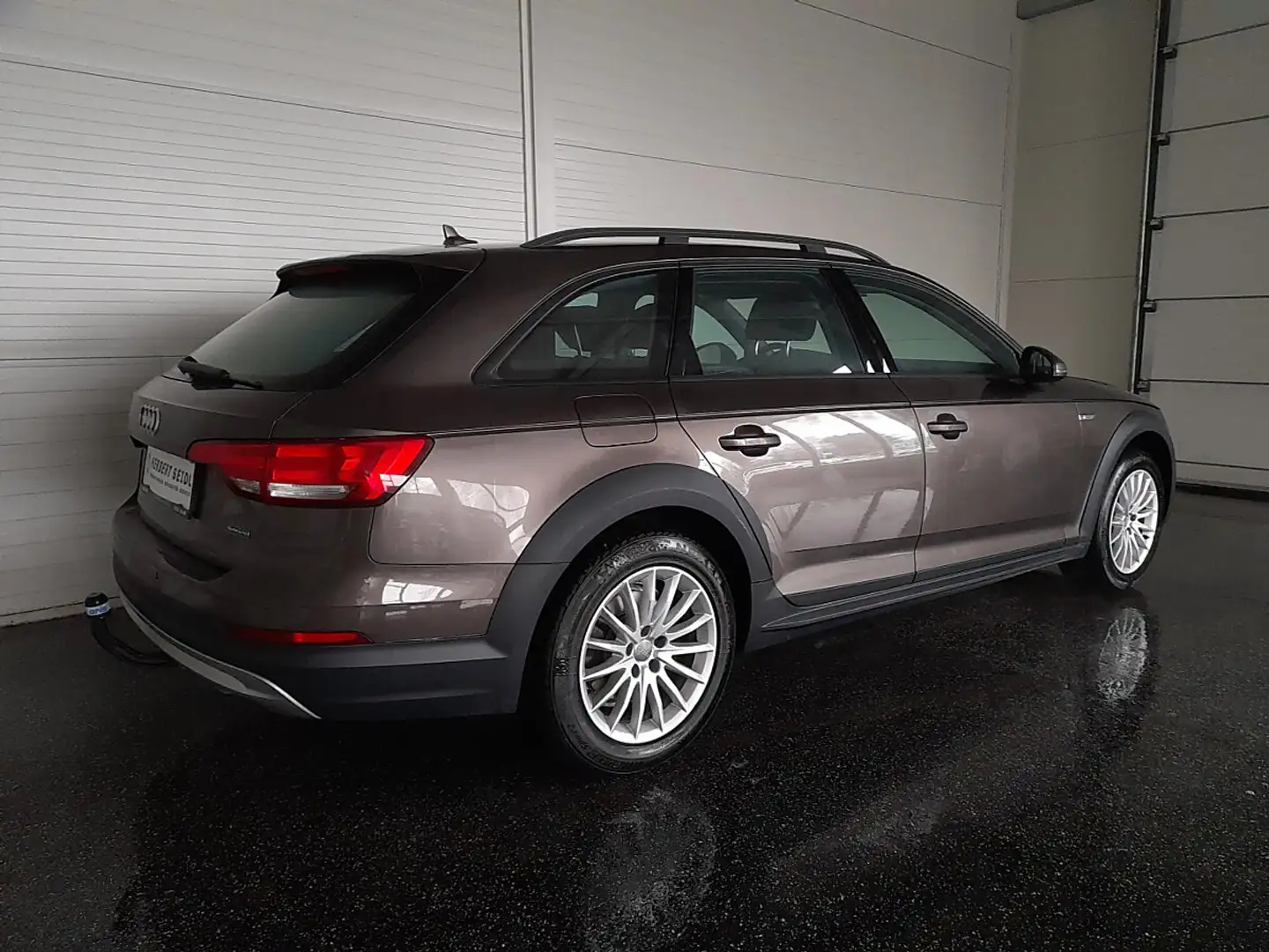 Audi A4 allroad A4 Allroad quattro 2,0 TDI S-tr *STANDHZG / SKY... Braun - 2