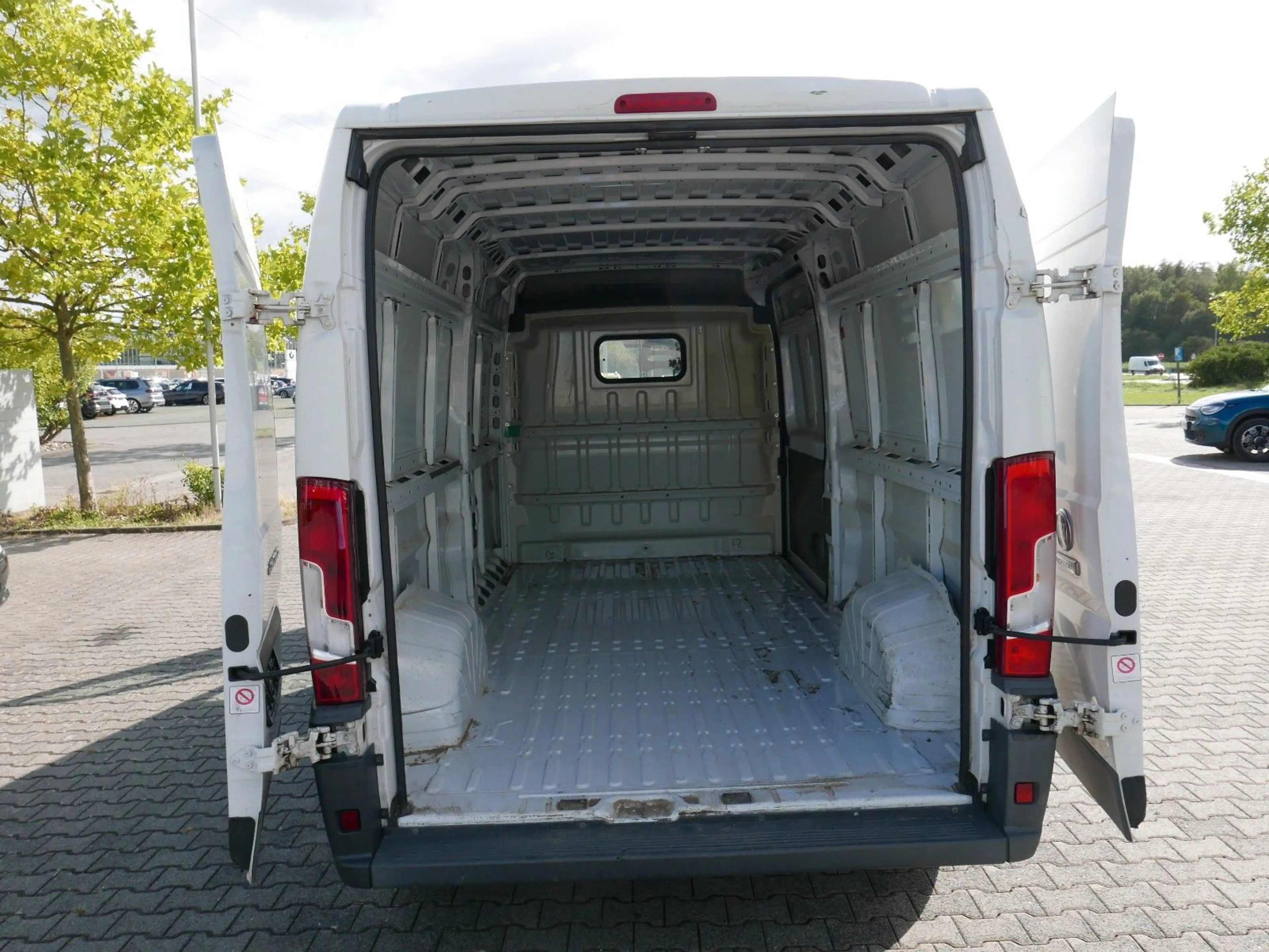 Fiat Ducato Großraum-Kastenwagen hoch/lang L4H2 130 Multijet — photo 5