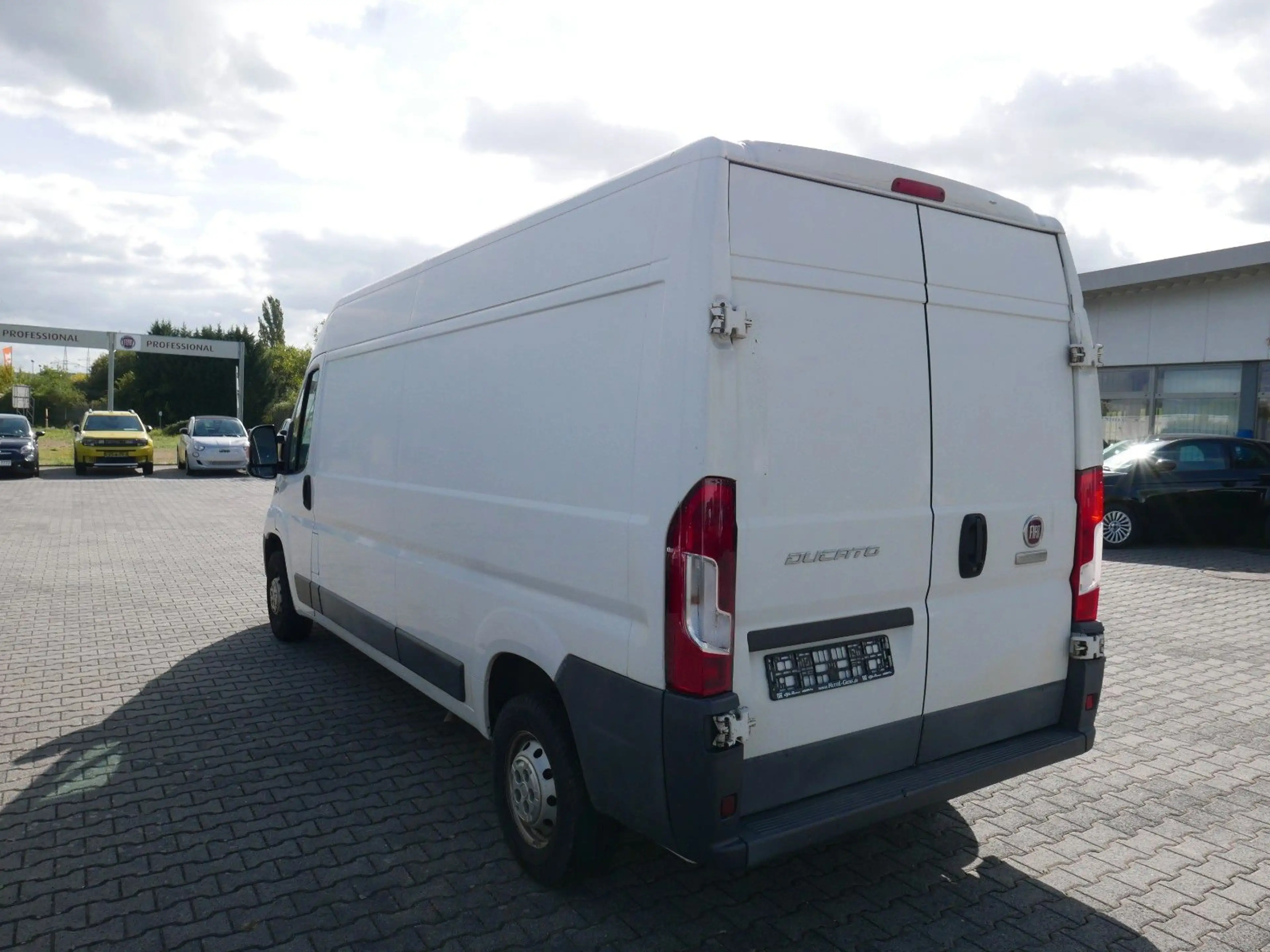 Fiat Ducato Großraum-Kastenwagen hoch/lang L4H2 130 Multijet — photo 7