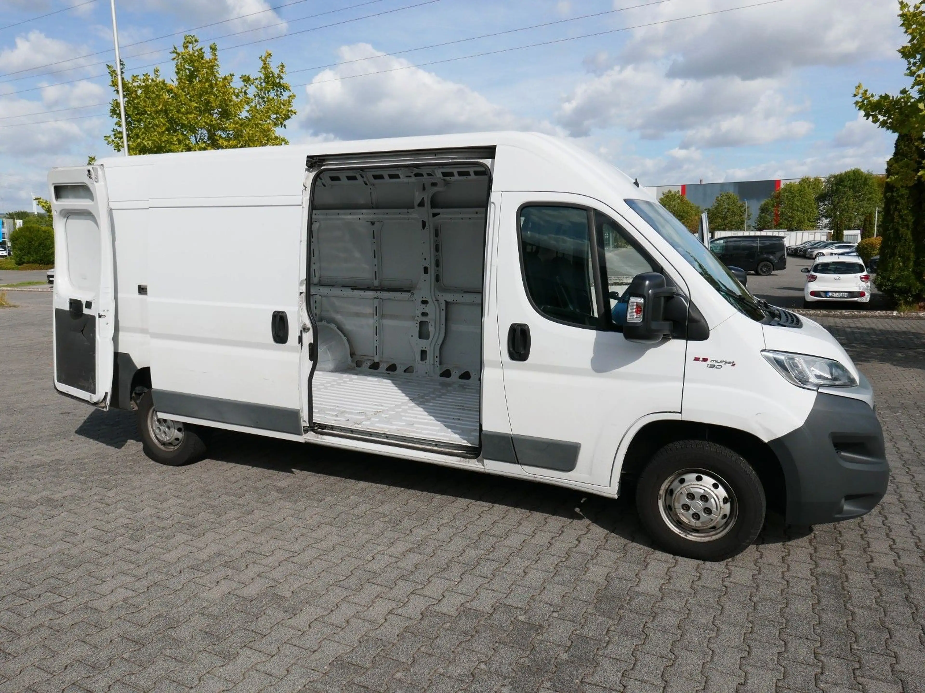 Fiat Ducato Großraum-Kastenwagen hoch/lang L4H2 130 Multijet
