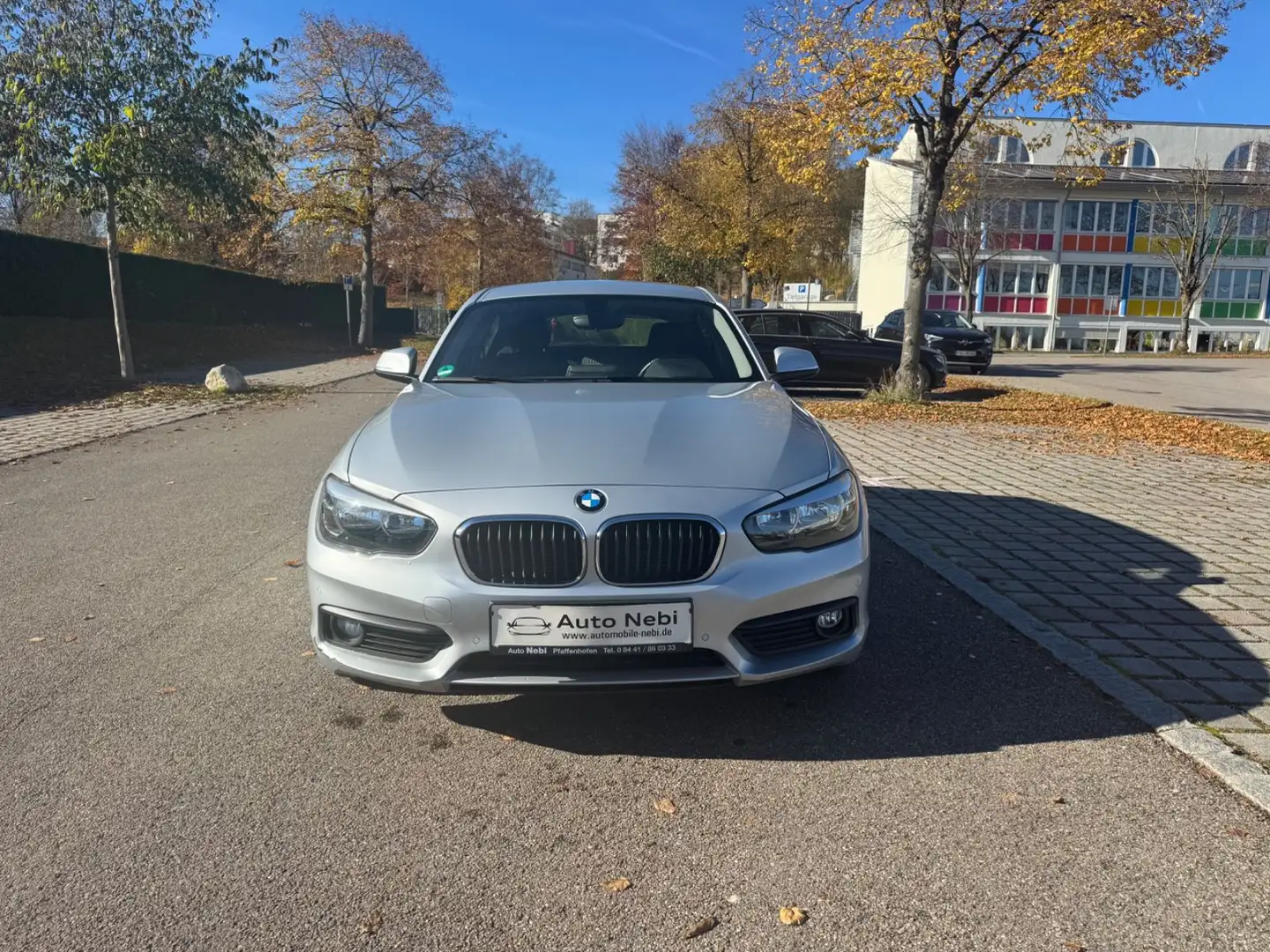 BMW 116 i 1 Limousine 5-trg. Advantage*Navi*Memory* Argent - 2