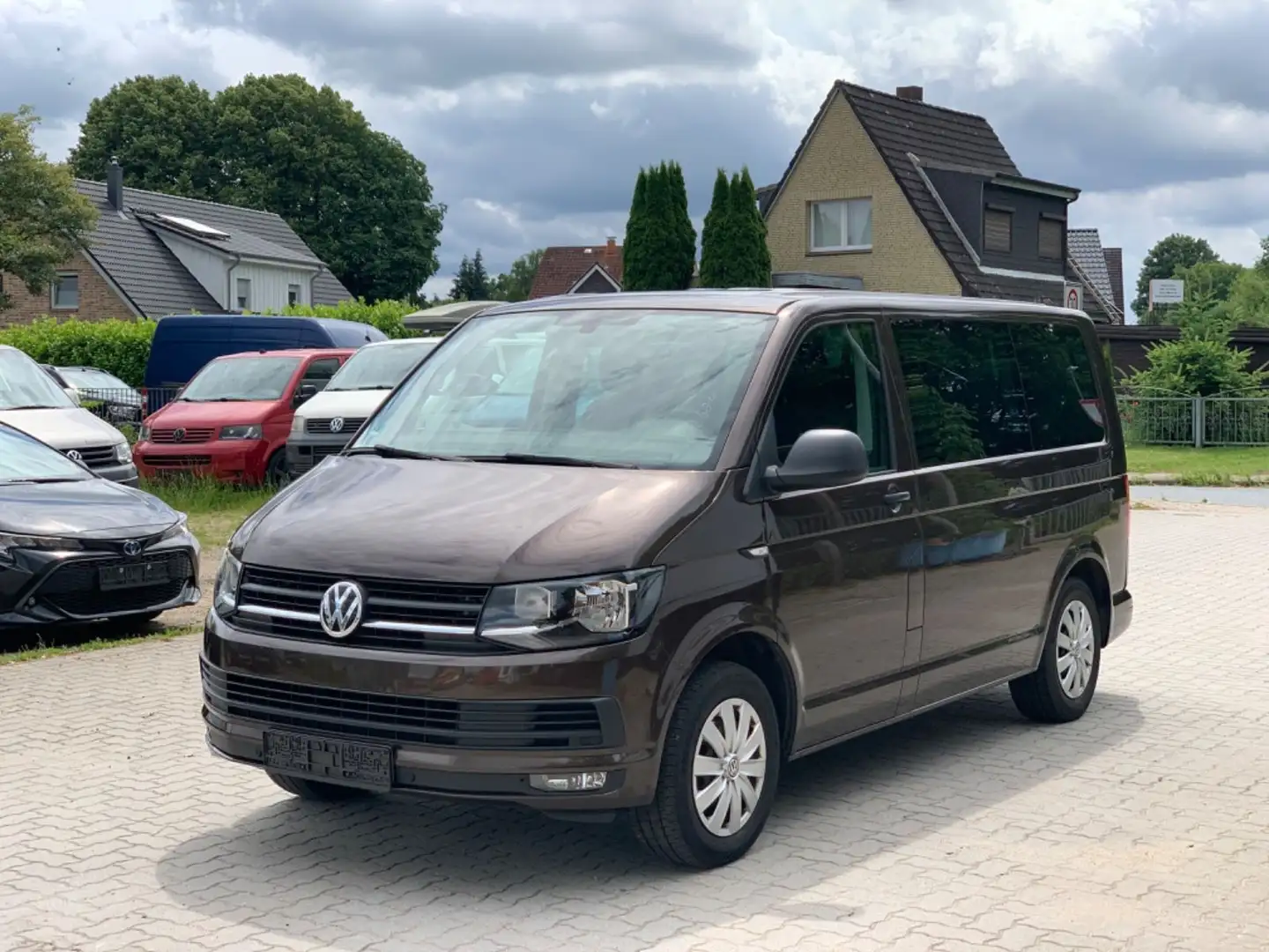 Volkswagen T6 Multivan *2 Hand* Tisch*AHK*EURO 6 Brun - 1