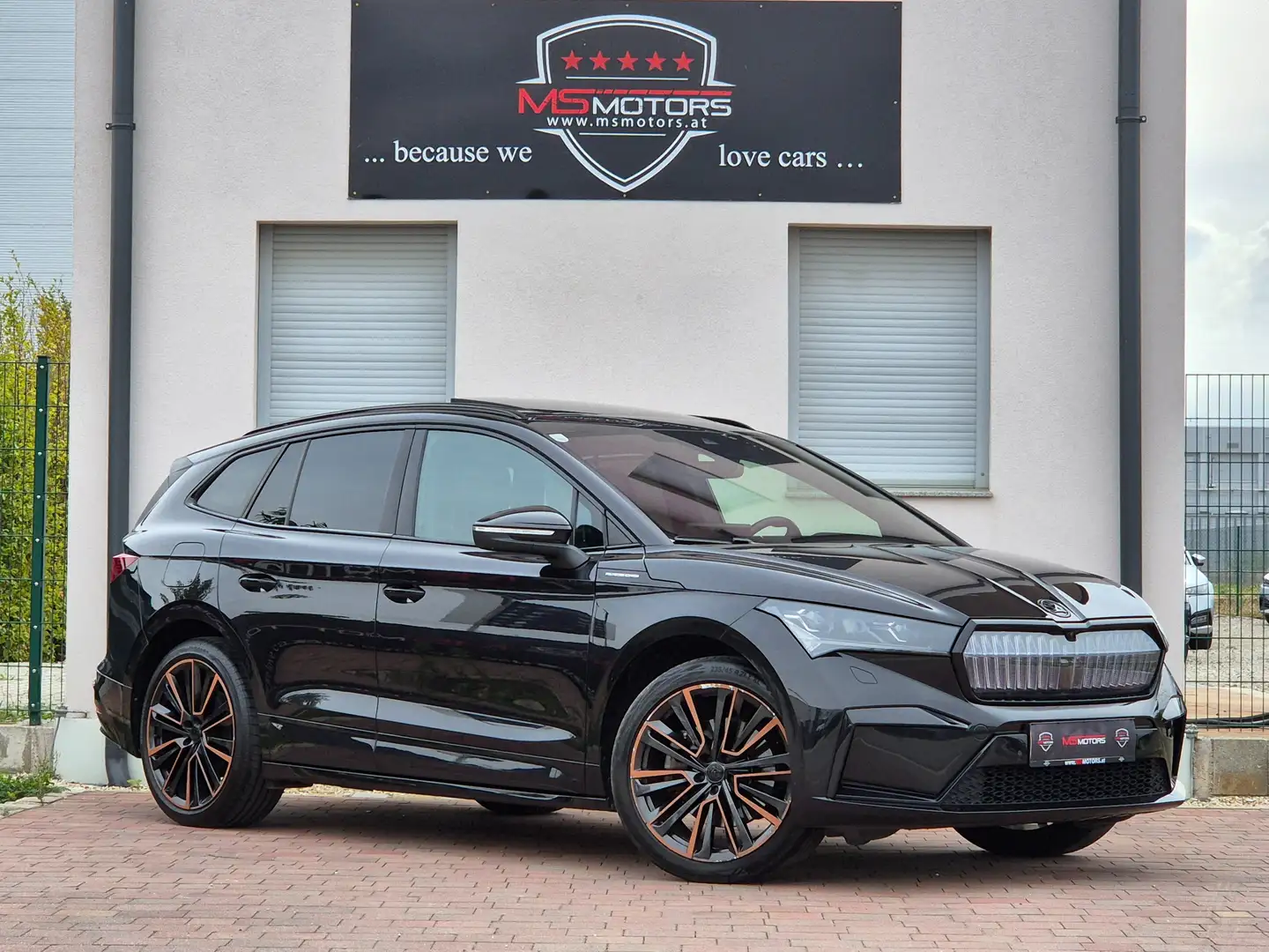 Skoda Enyaq iV 80x FOUNDERS EDITION*HEAD UP*ACC*MATRIX*KEYLESS Schwarz - 1