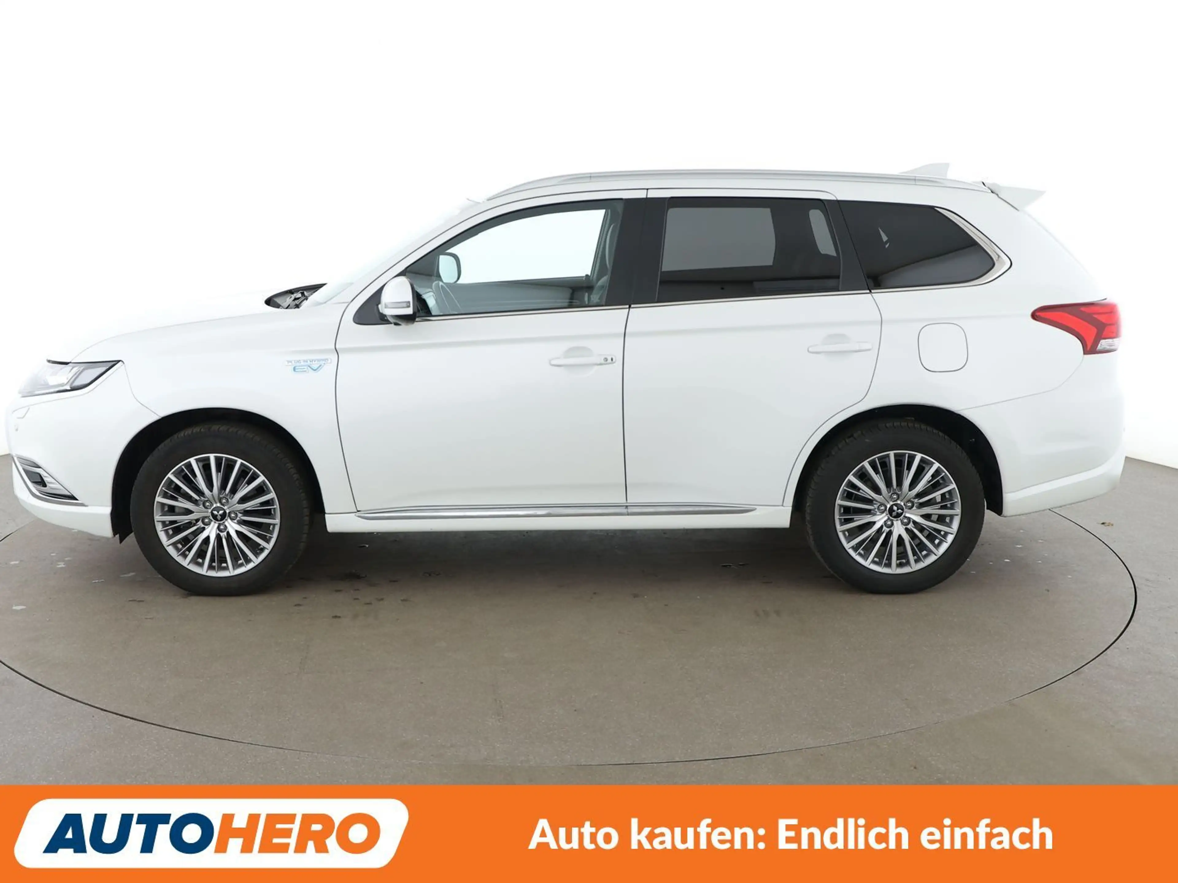 Mitsubishi Outlander 2.4 PHEV Top 4WD Aut.*NAVI*LED*ACC* — photo 3