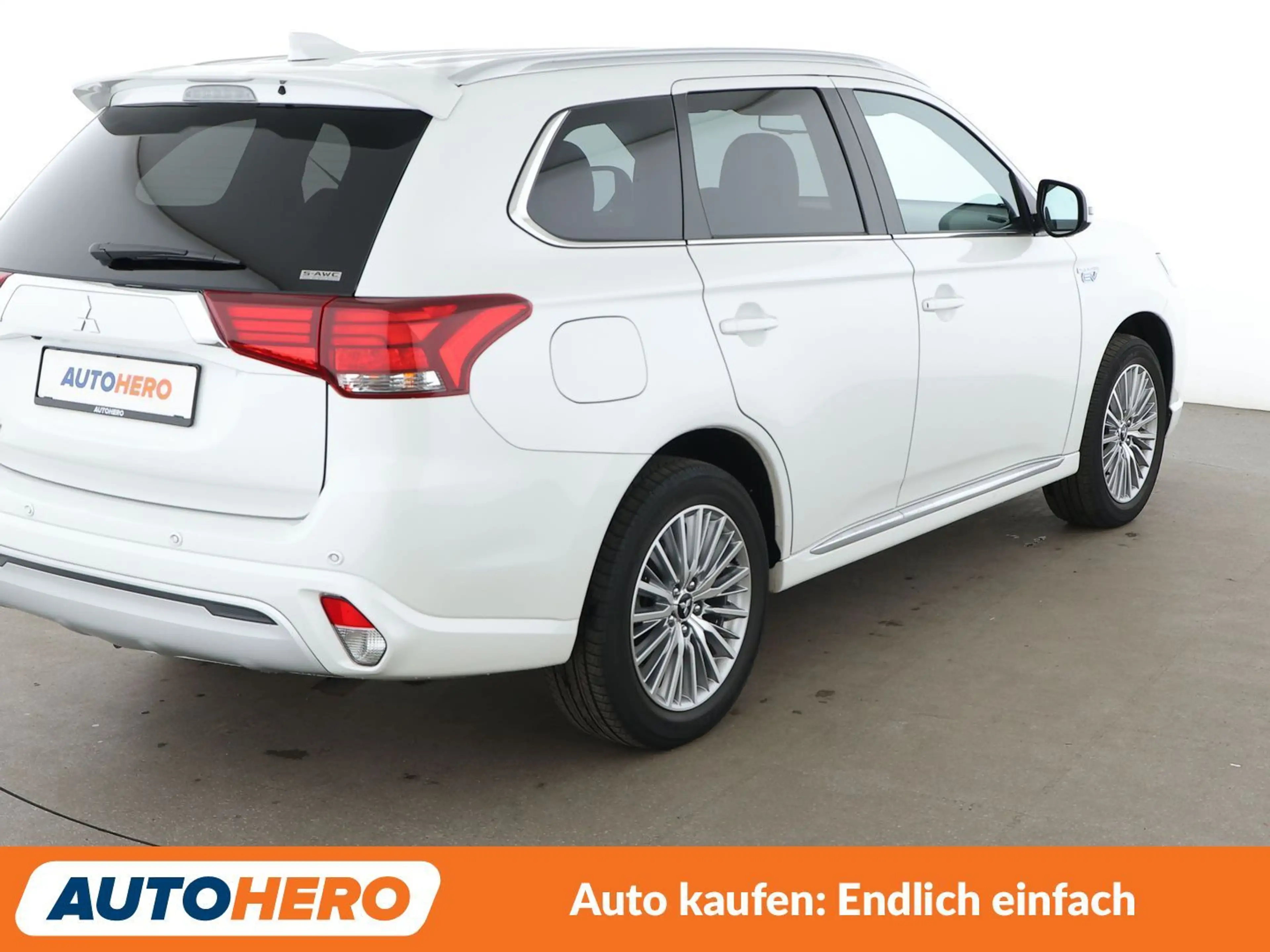 Mitsubishi Outlander 2.4 PHEV Top 4WD Aut.*NAVI*LED*ACC* — photo 6