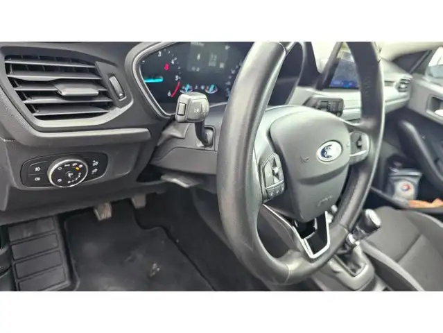 Ford Focus view 6