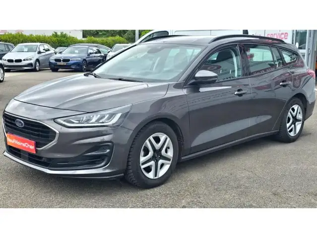 Ford Focus view 2