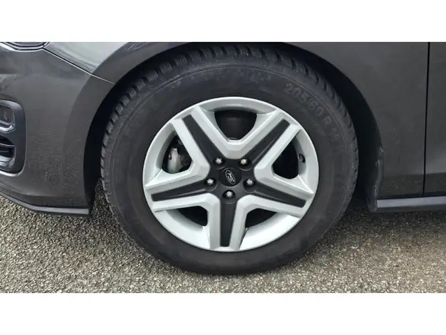Ford Focus view 23